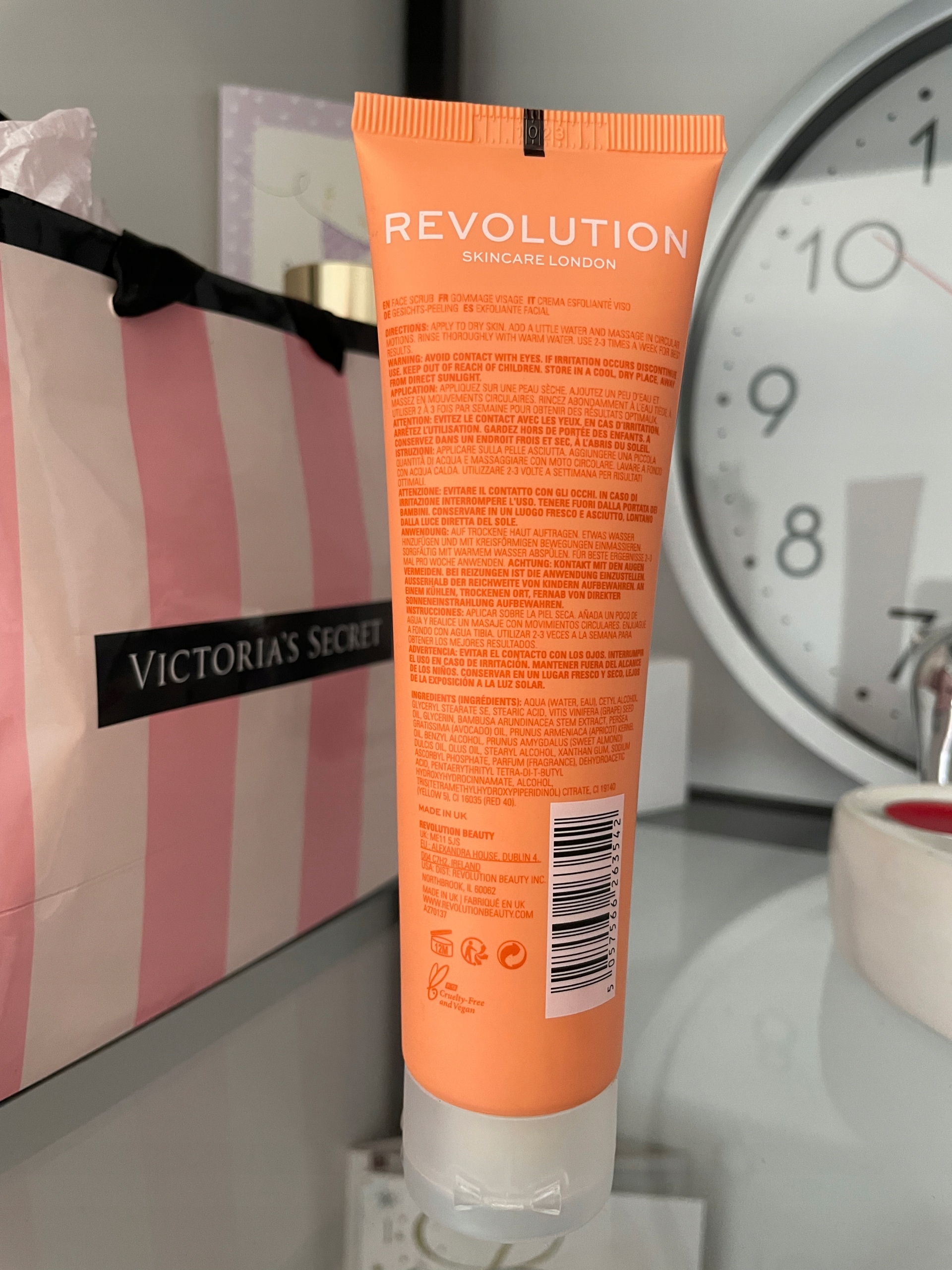 Revolution Skincare Vitamin C Scrub 100ml Postać pasta