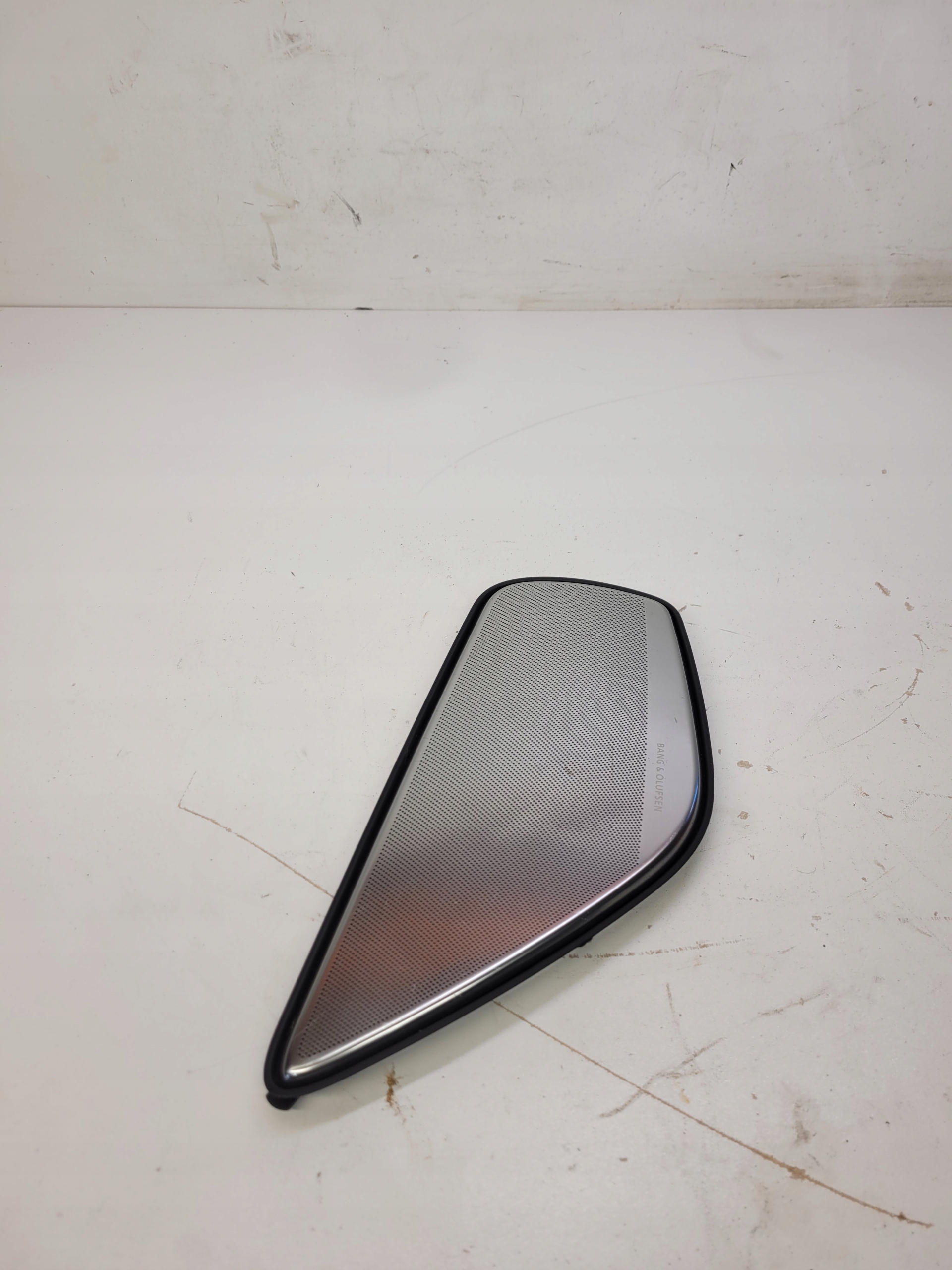 krycí repráku B&O AUDI A8 D4 4H0868152B