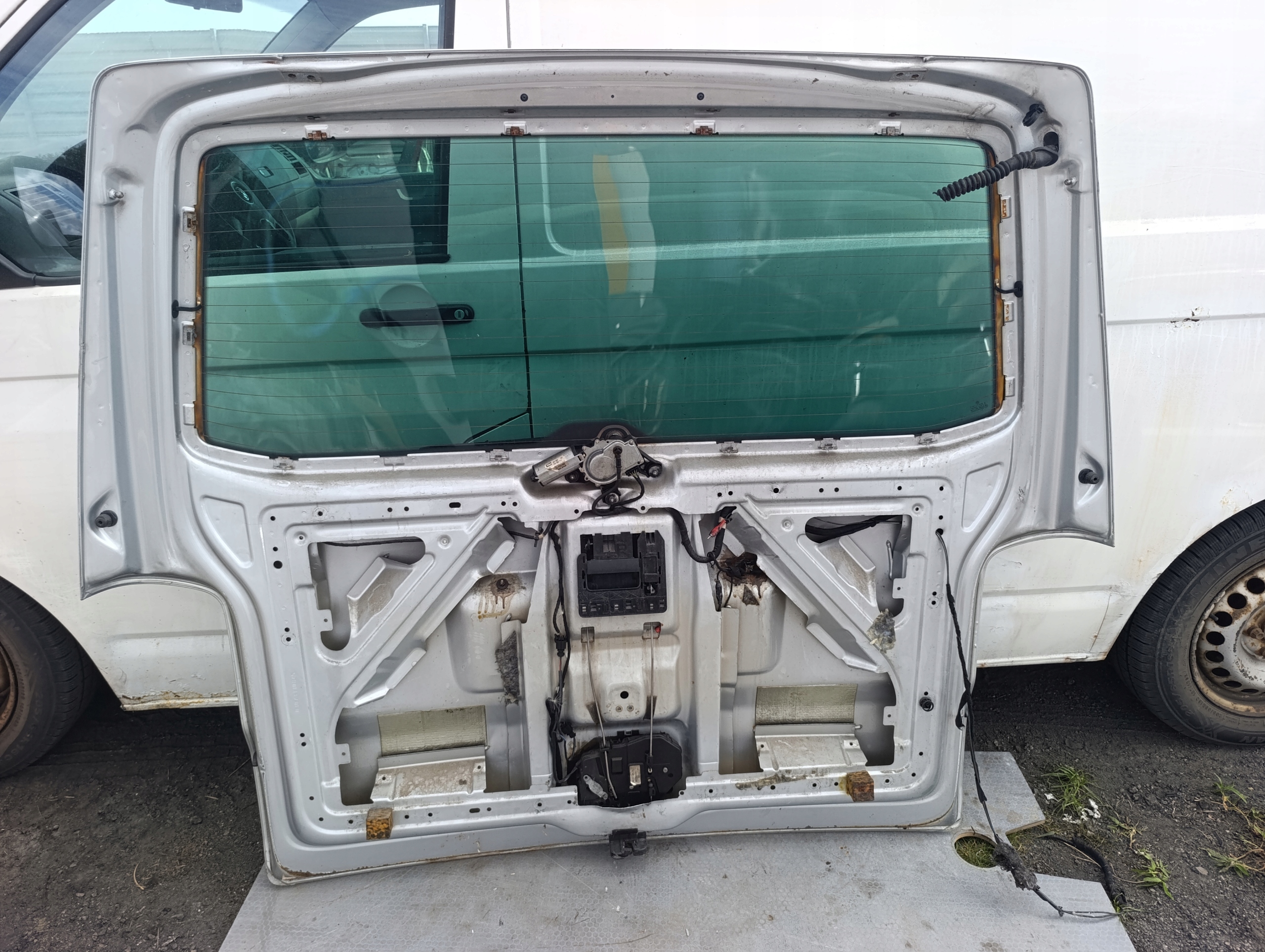 VW T5 T5 LIFT trunk door cover boot rear part