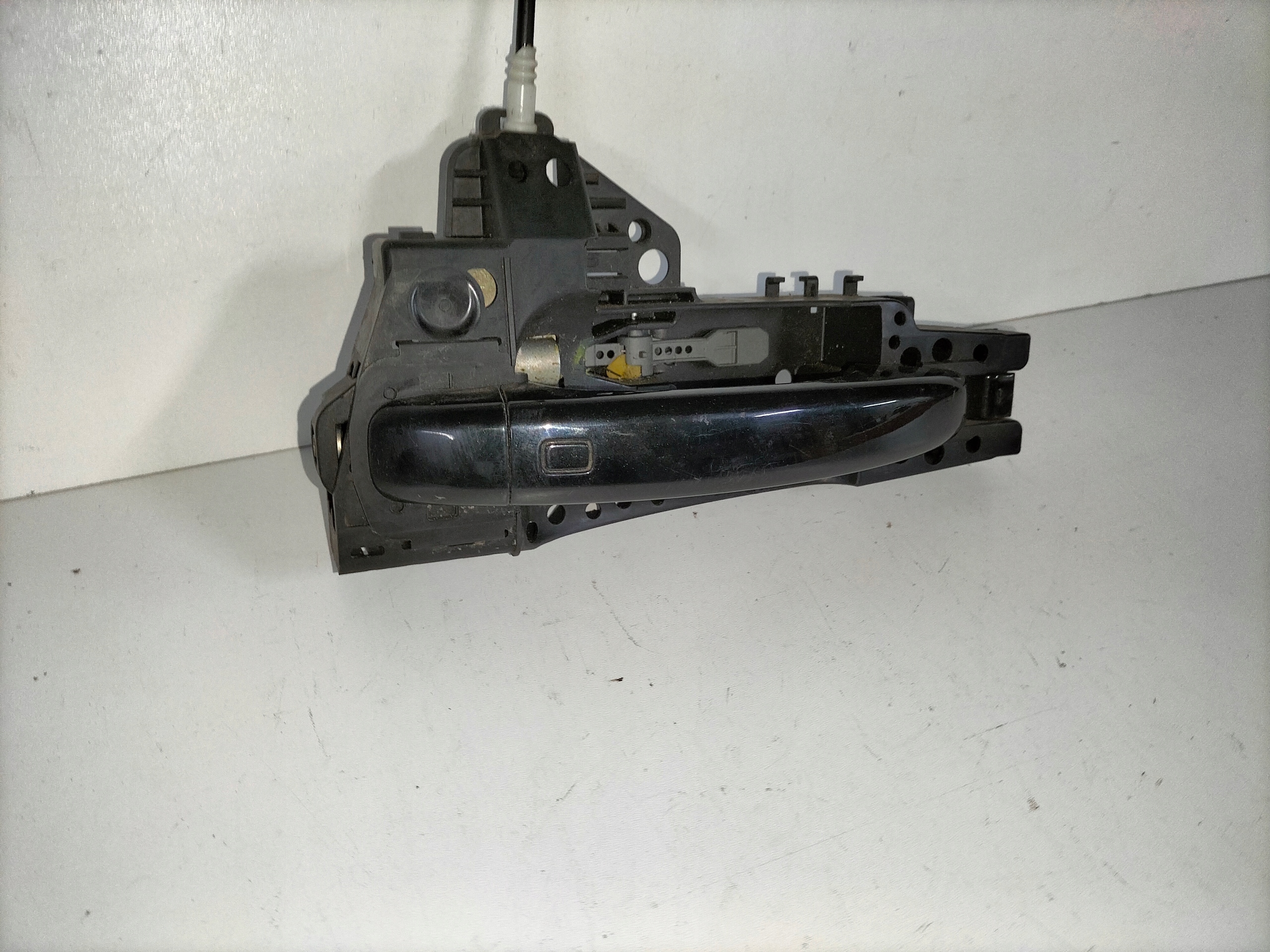 handle door tylnych rear part left AUDI A4 B8 07
