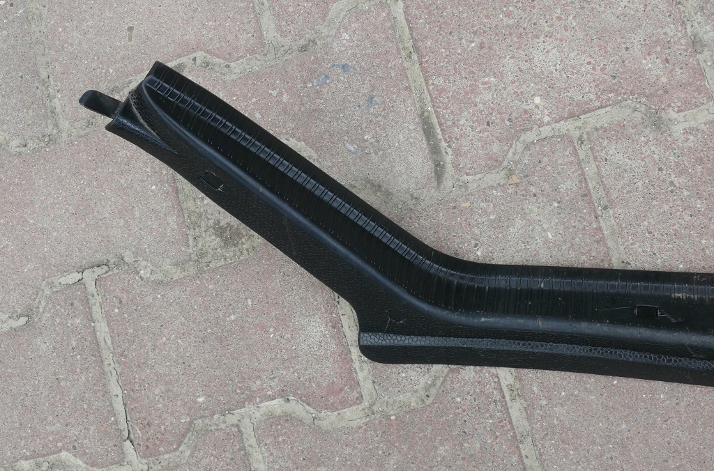 cover moulding of the threshold boot MERCEDES W140