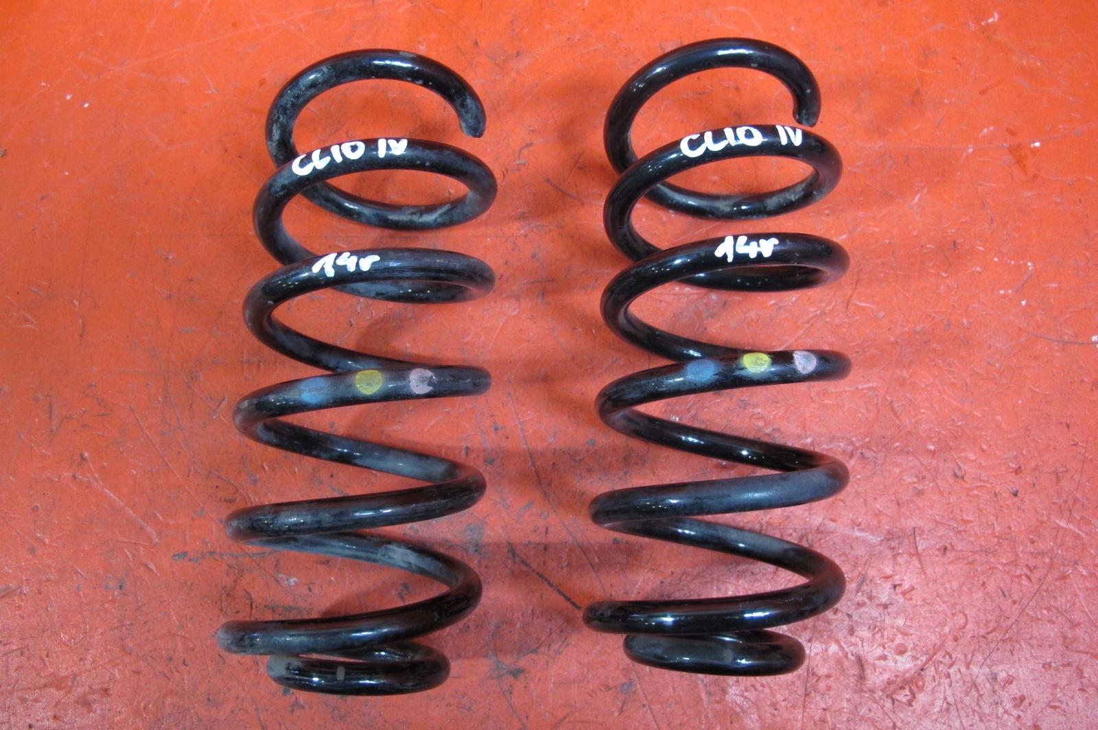 RENAULT CLIO 4 IV 1.5 DCI springs springing rear part rear. KOMPLET