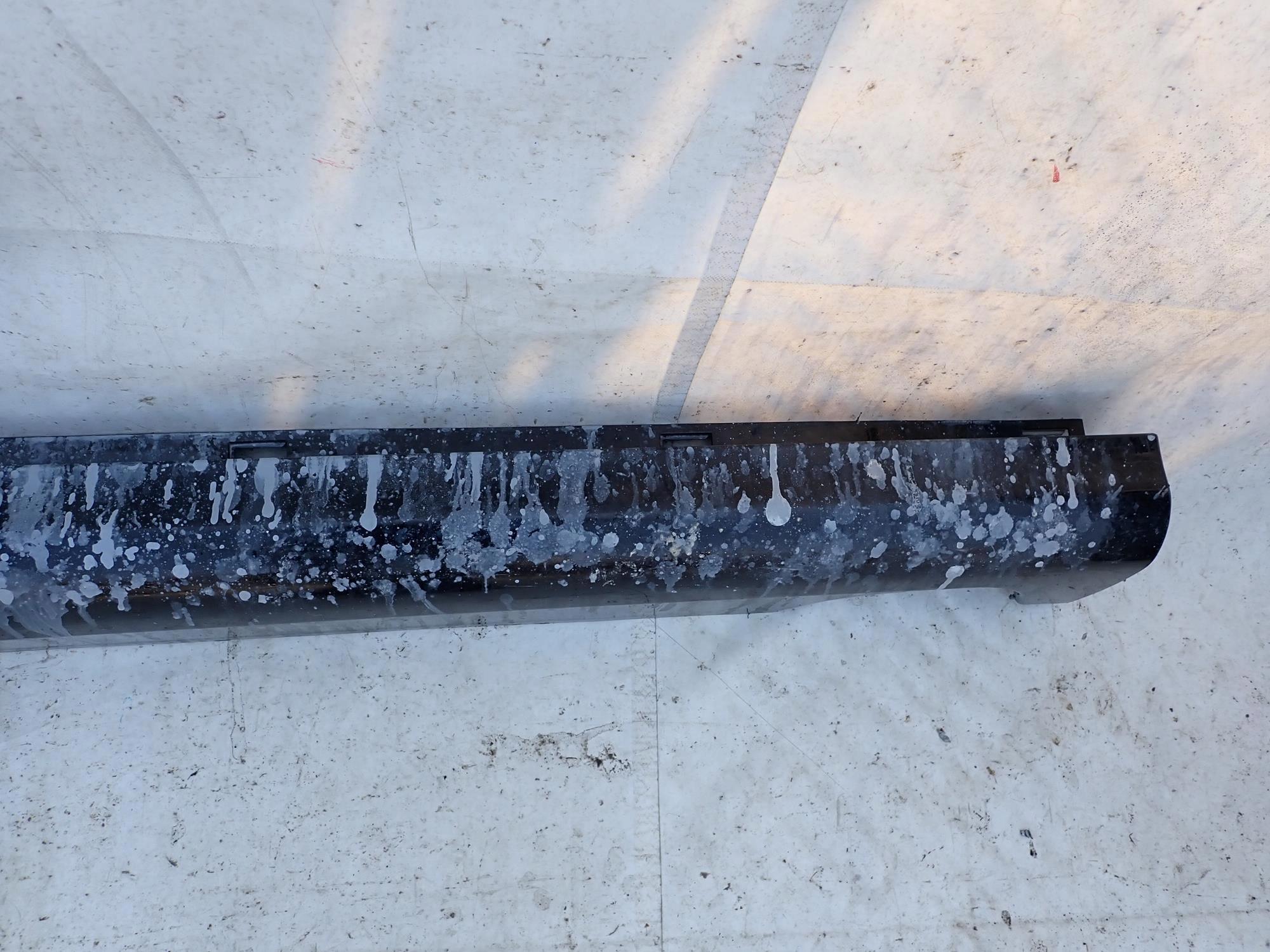 VOLVO XC60 and 1 LIFT 13-17 moulding threshold right