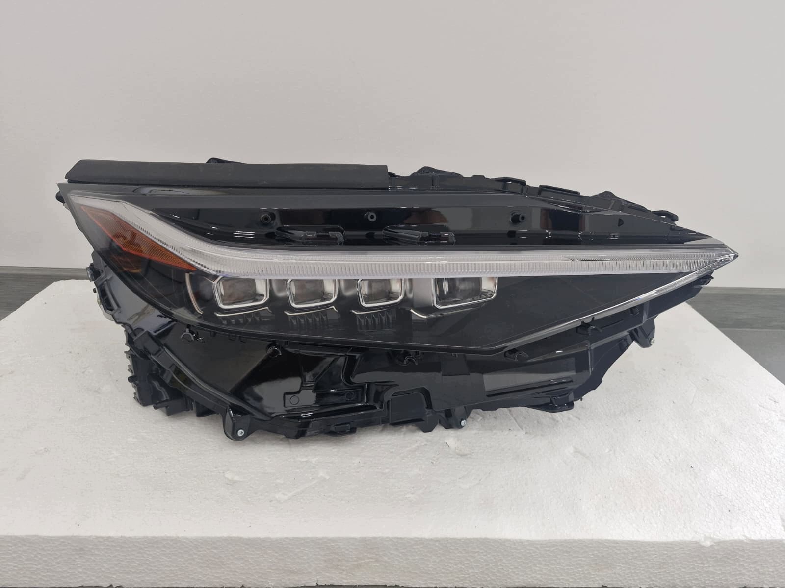 light right Toyota Bz4 Bz4x FULL LED 4 Soczewki