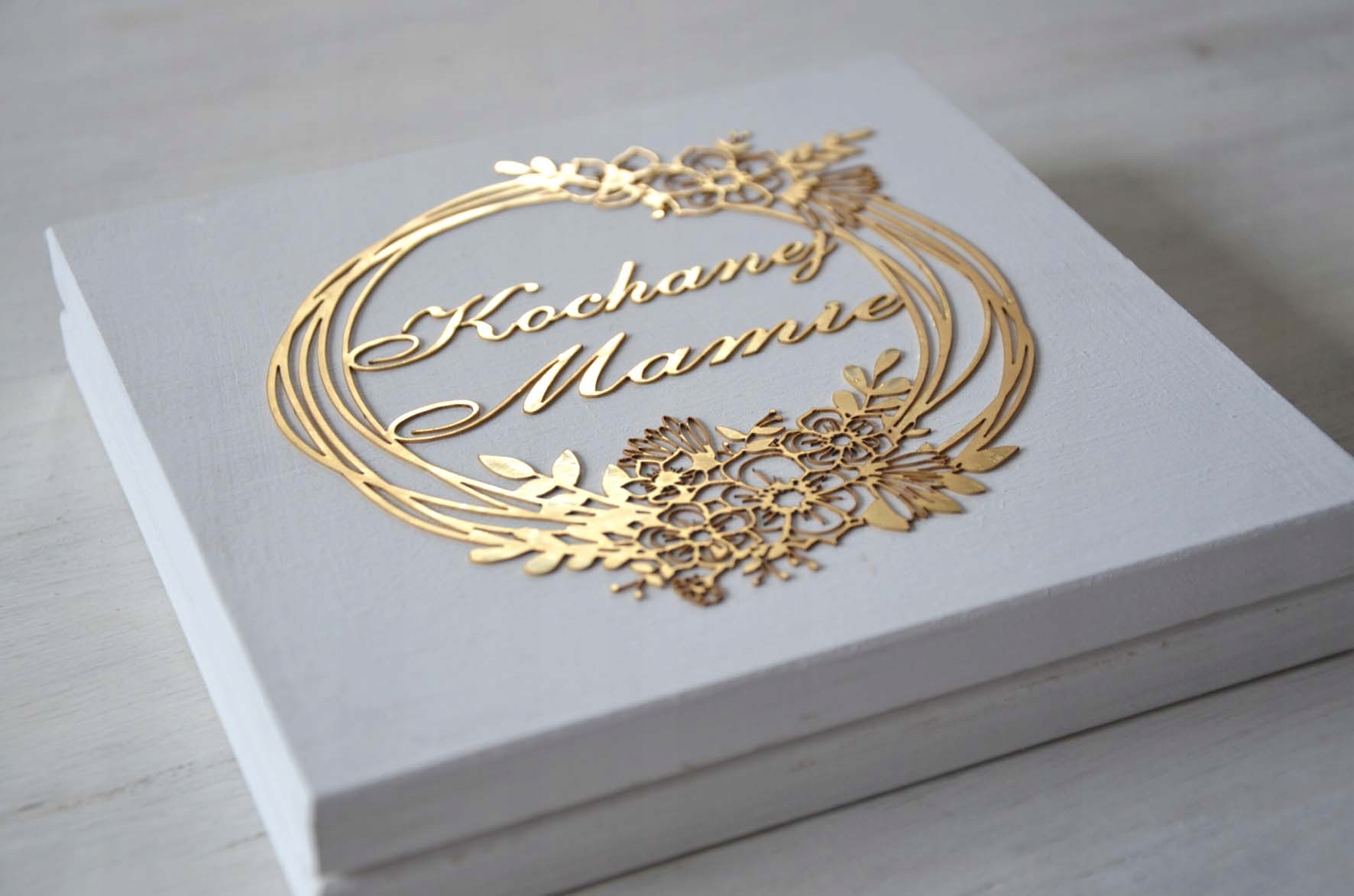 BIAŁE ZAPROSZENIA DLA RODZICÓW W PUDEŁKU Liczba sztuk 1 szt.