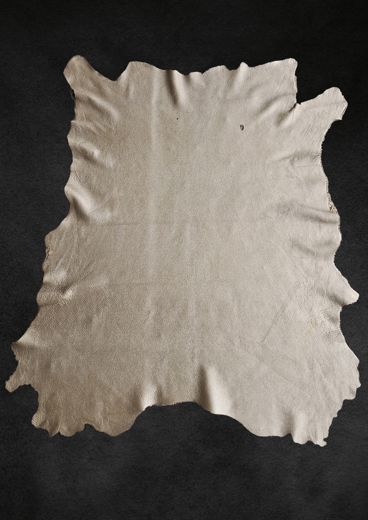 Přírodní lícová kůže zlatá gr. 1,1 mm