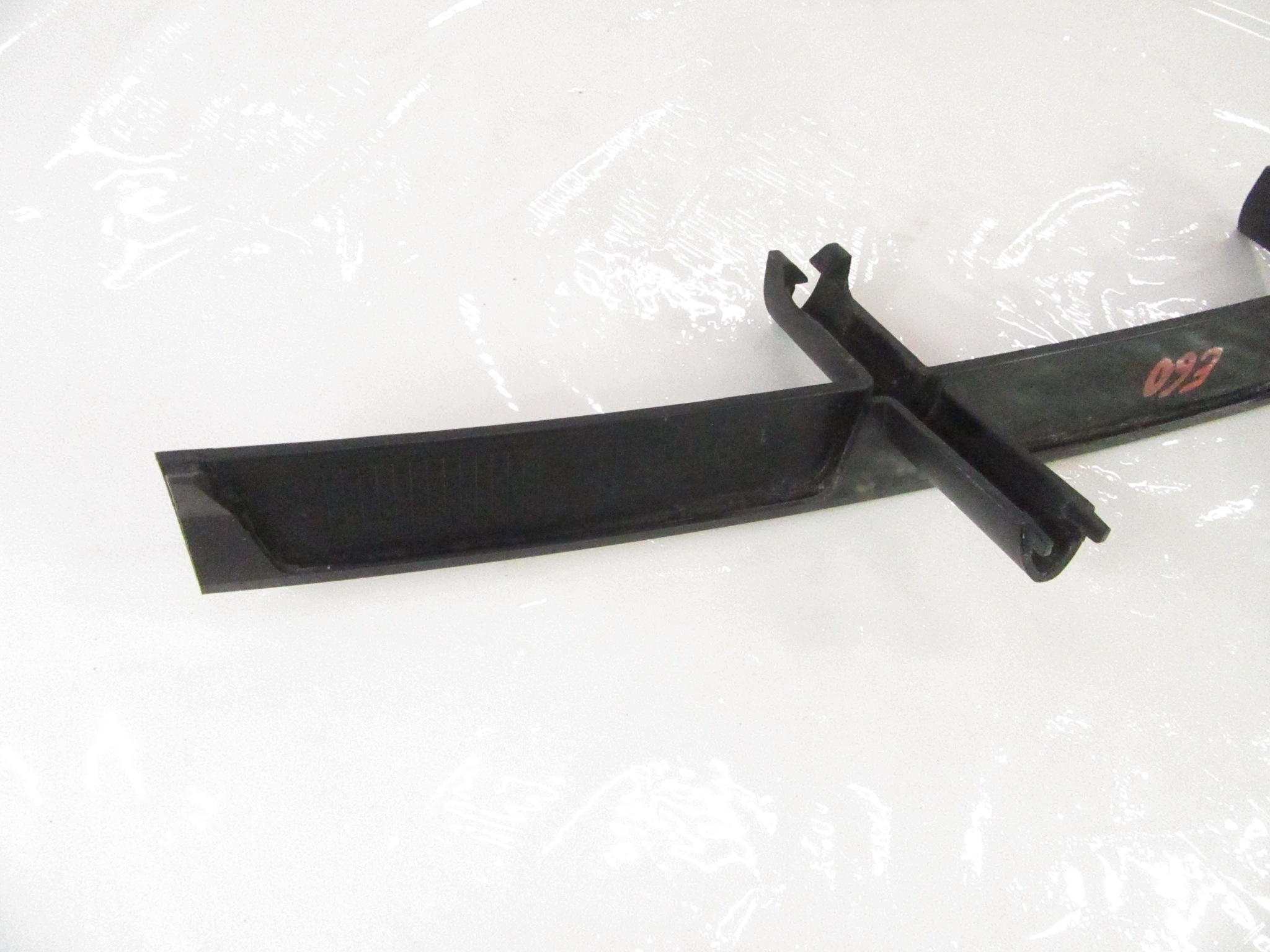 Lüftungsgitter Blende Abdeckung der Stoßstange mitte BMW e60 e61 Sedan KOMBI