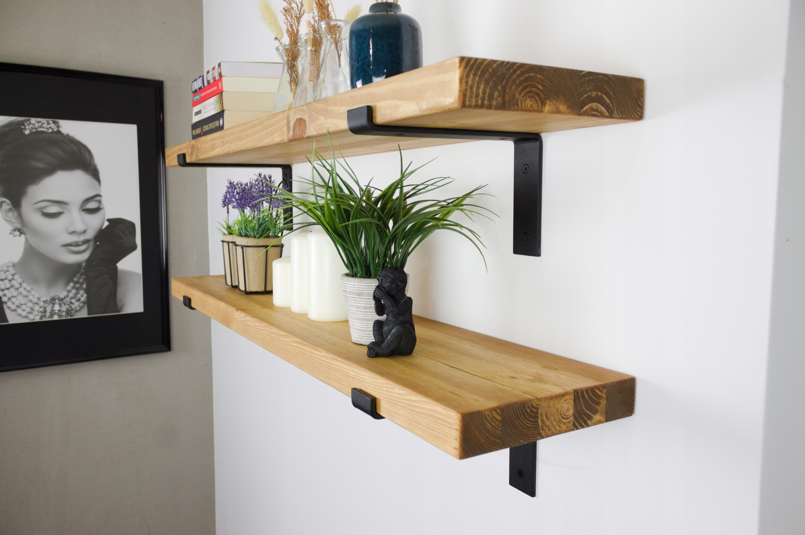 Závesná polica Loftová na stenu, drevo, na knihy, do obývačky 70 cm x 20 cm