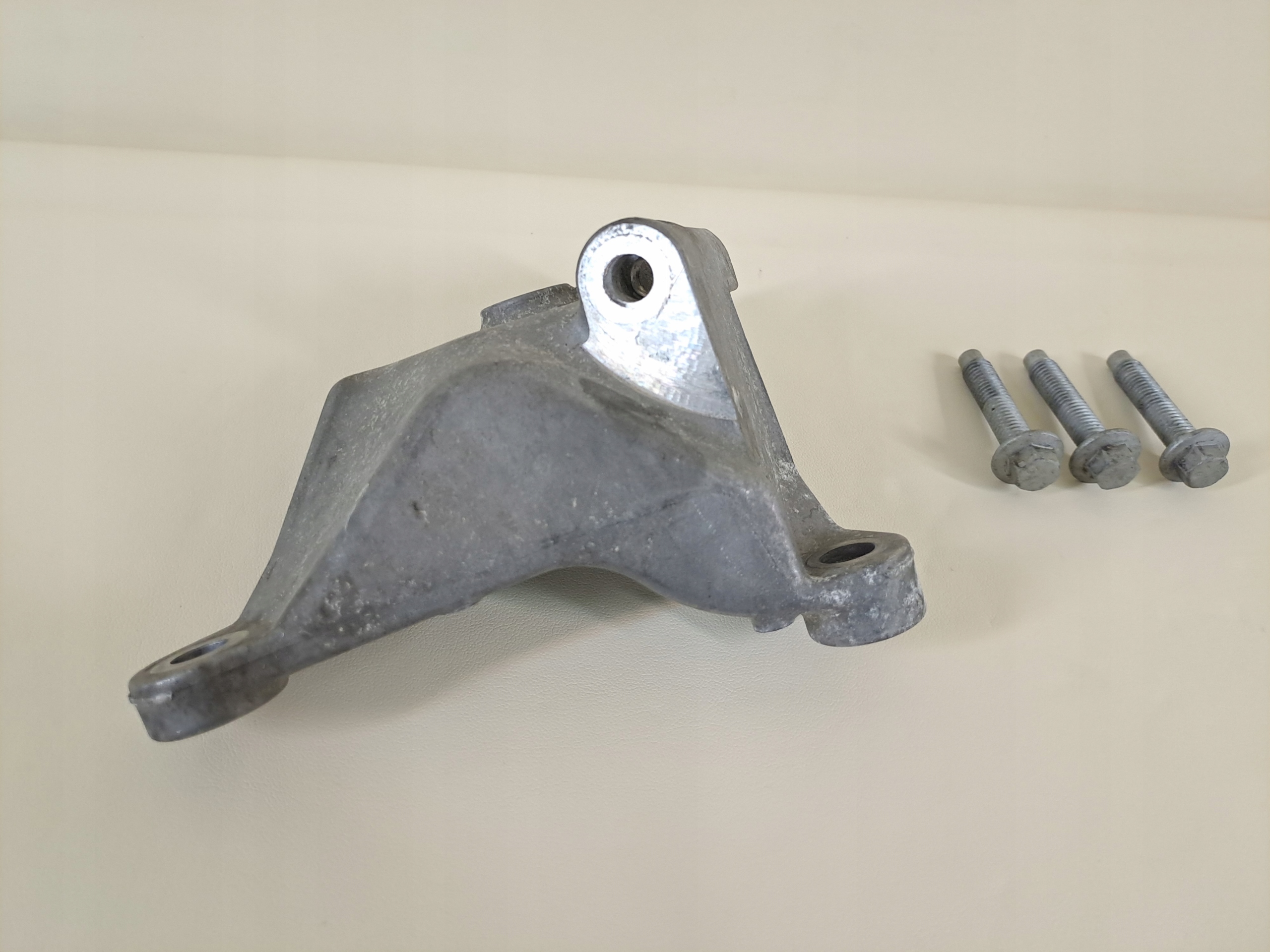 SANDERO III STEPWAY 21r 1.0 TCE support bracket holder alternator