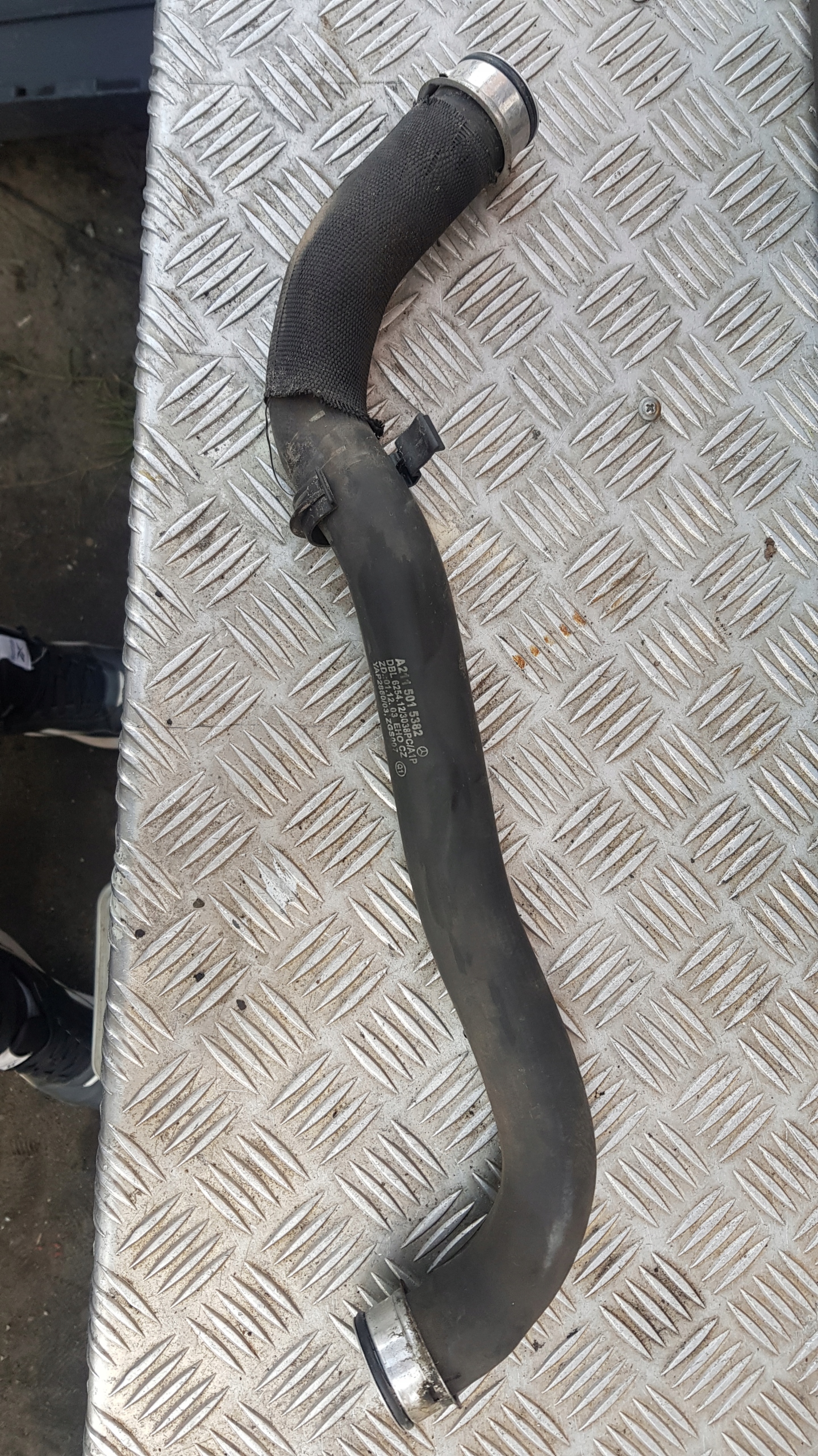 MERCEDES W211 prijenos vode A2115015382 3.0 CDI