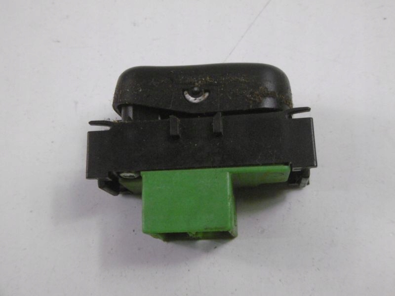 switch OGRZEWANIA windows MERCEDES A170 210 821 26 51