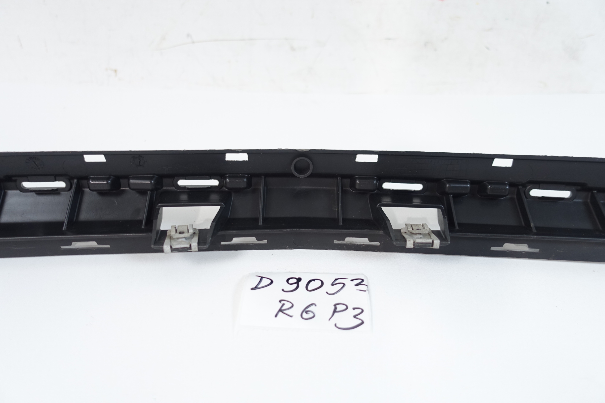 support pillar of a bumper front MERCEDES GLC X253 A2538852202
