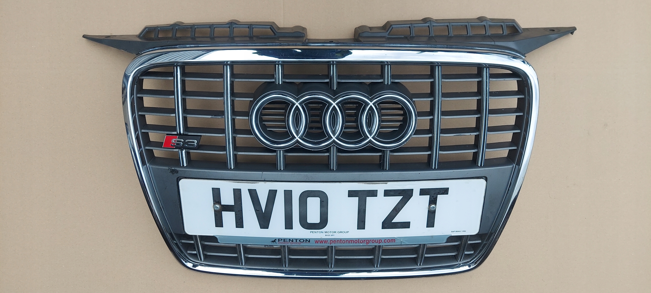 Grille AUDI S3 8P0853651A 05-08