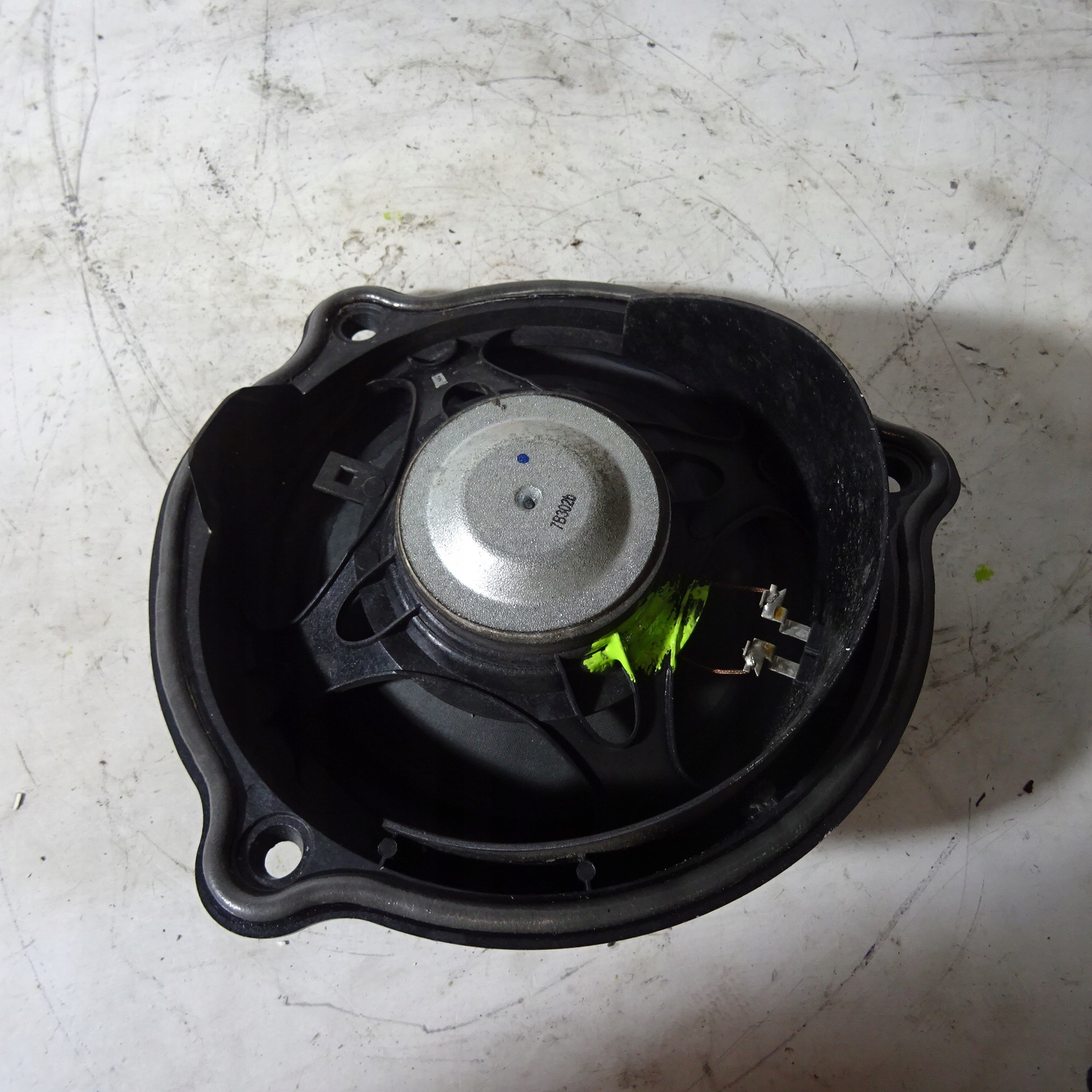 MERCEDES CLS C219 speaker left rear part A2198200402