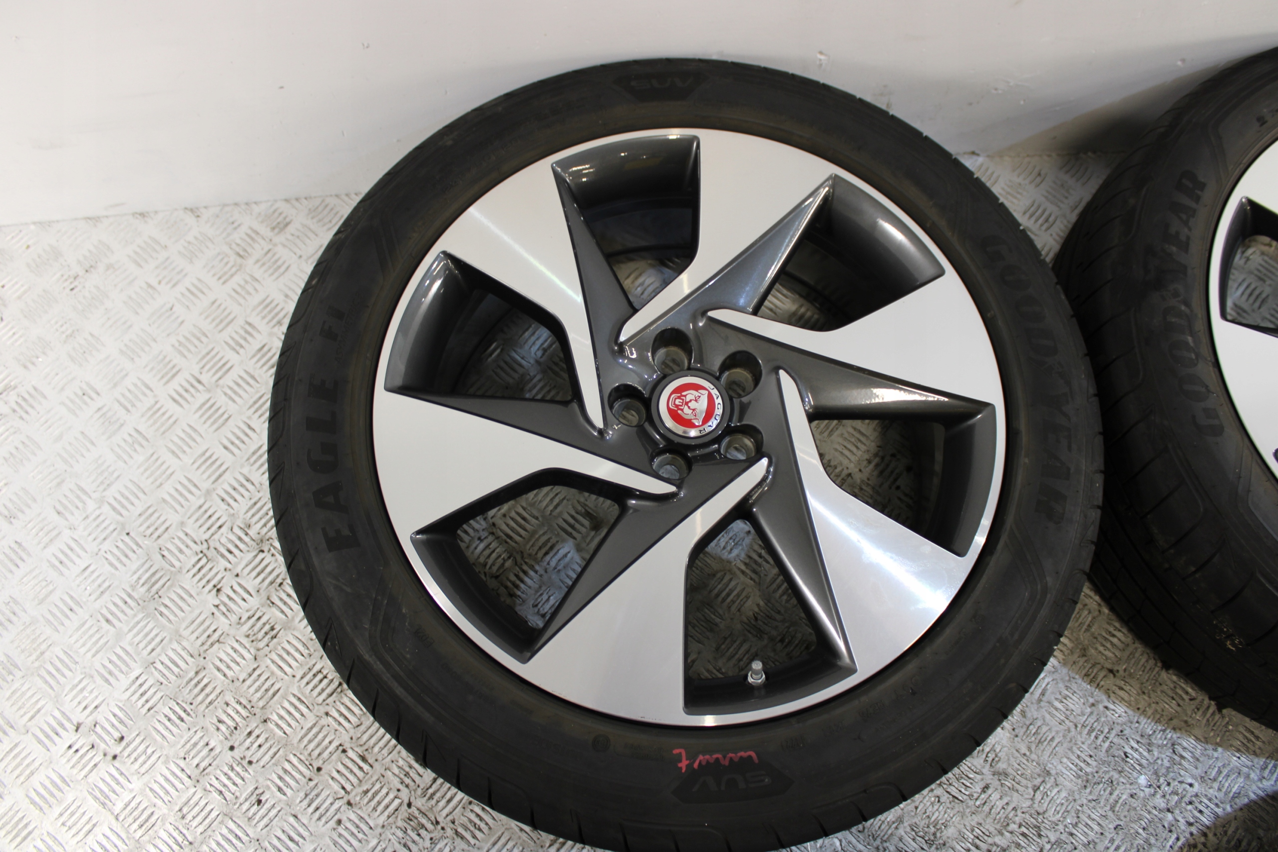 wheels discs disc 245/50 R20 ET52 JAGUAR and-PACE X590 EV400 J9D3-BC