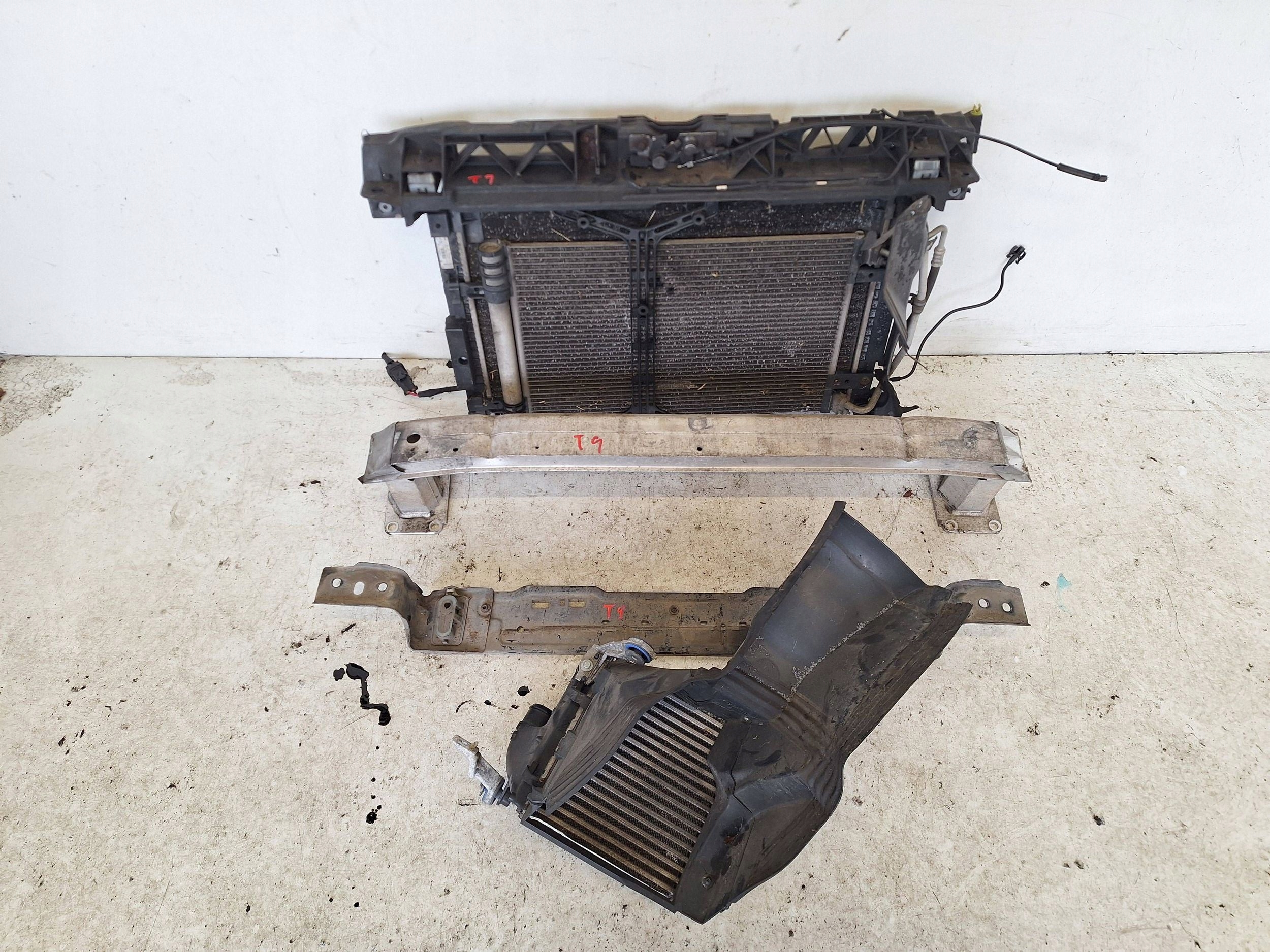 PEUGEOT 308 T9 13-17 support panel for radiators 1.6 E-HDI