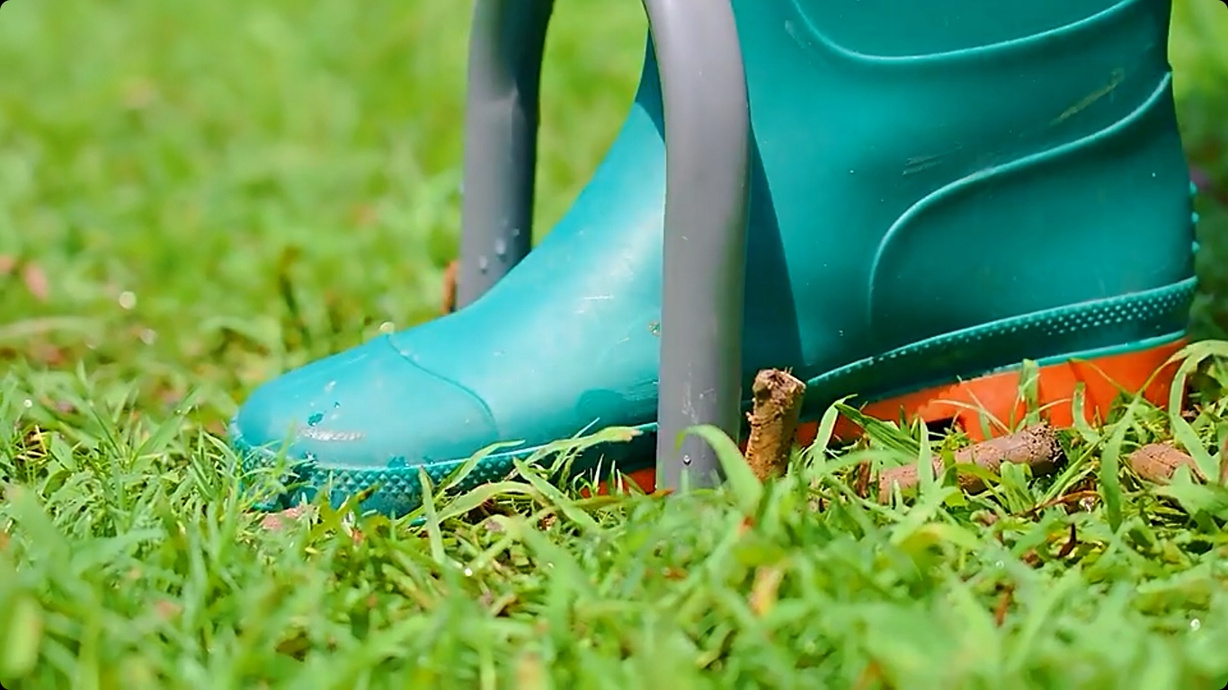 AERATOR RURKOWY RĘCZNY DO NAPOWIETRZANIA I PIASKOWANIA TRAWNIKA SOLIDNY Kod producenta 01