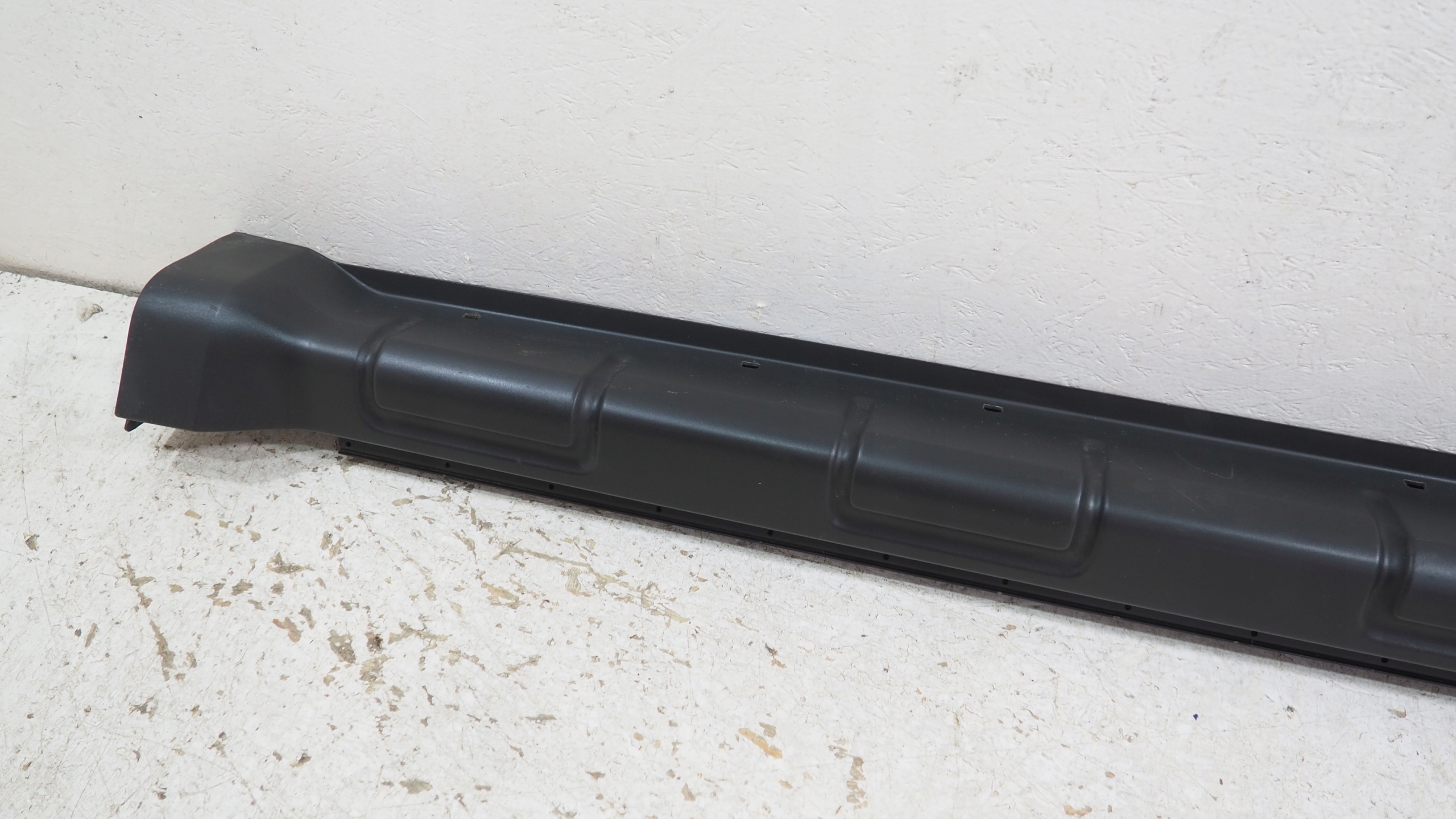 Ford Escape MK2 moulding threshold right