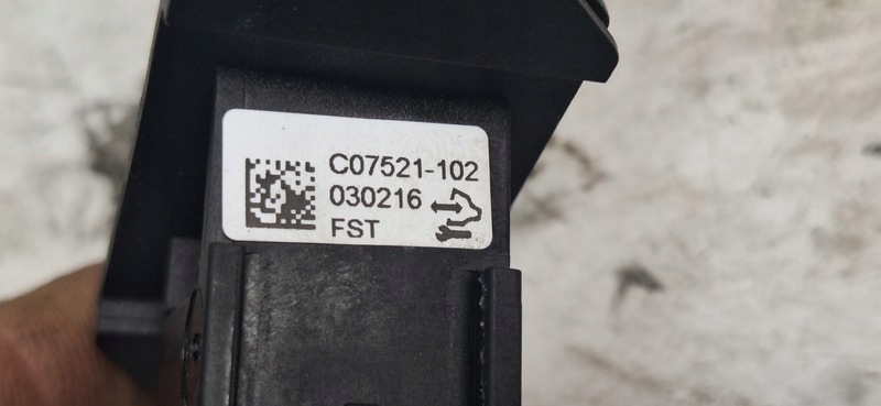 module control unit lifting windows rear right OPEL INSIGNIA A C07521102