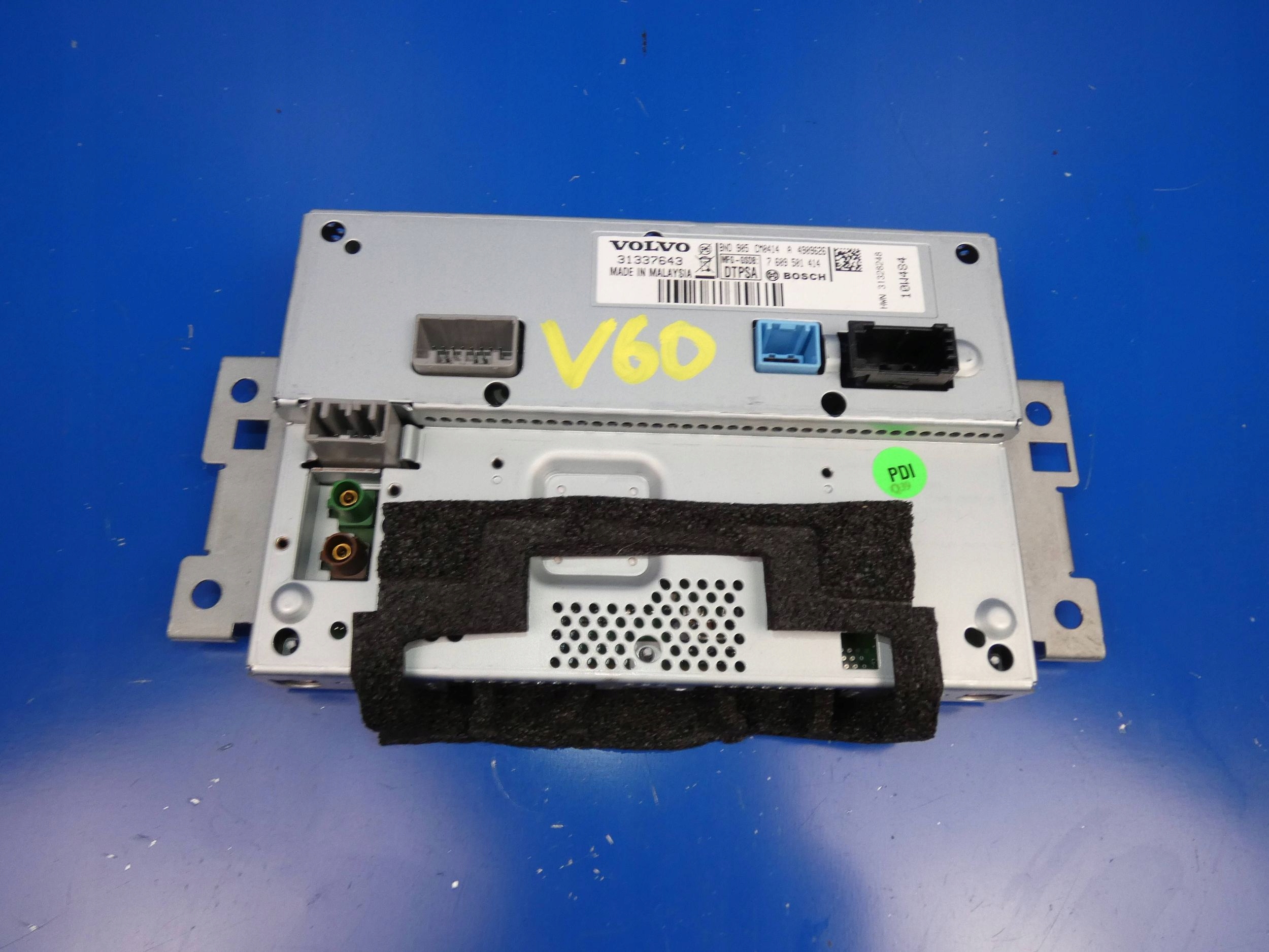 VOLVO V60 and S60 II XC60 EKRAN display RADIA navigation devices