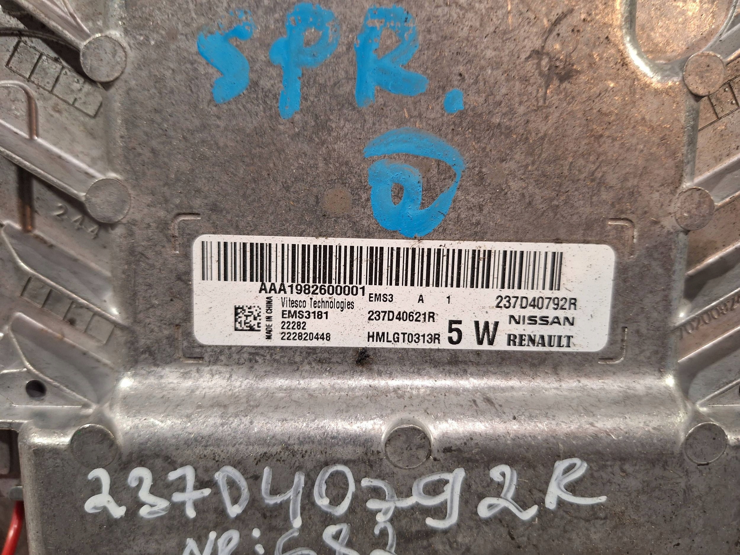 control unit of the engine computer 237D40792R AAA1982600001 237D40621R DACIA SPRING