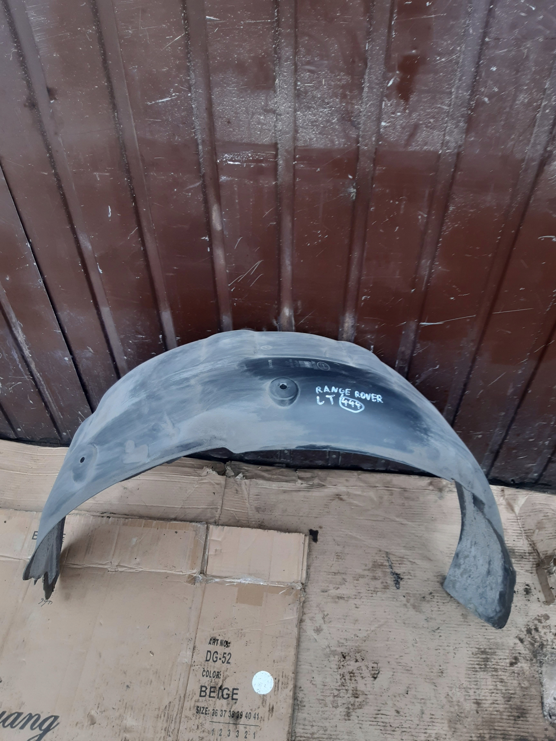 подкрылки левый зад Range Rover Sport L320