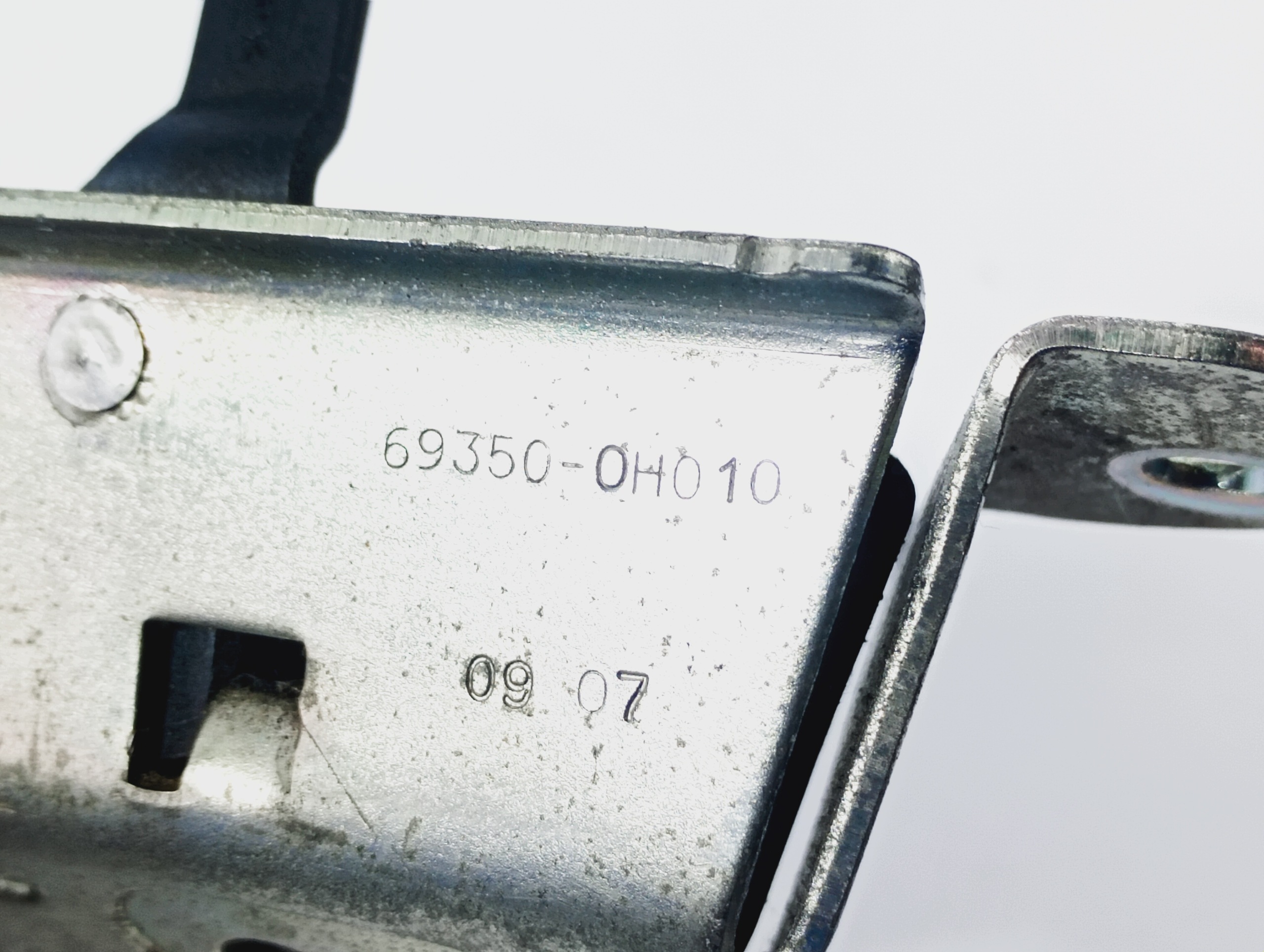 lock bonnet boot OE 693500H010 Toyota Aygo 05-14