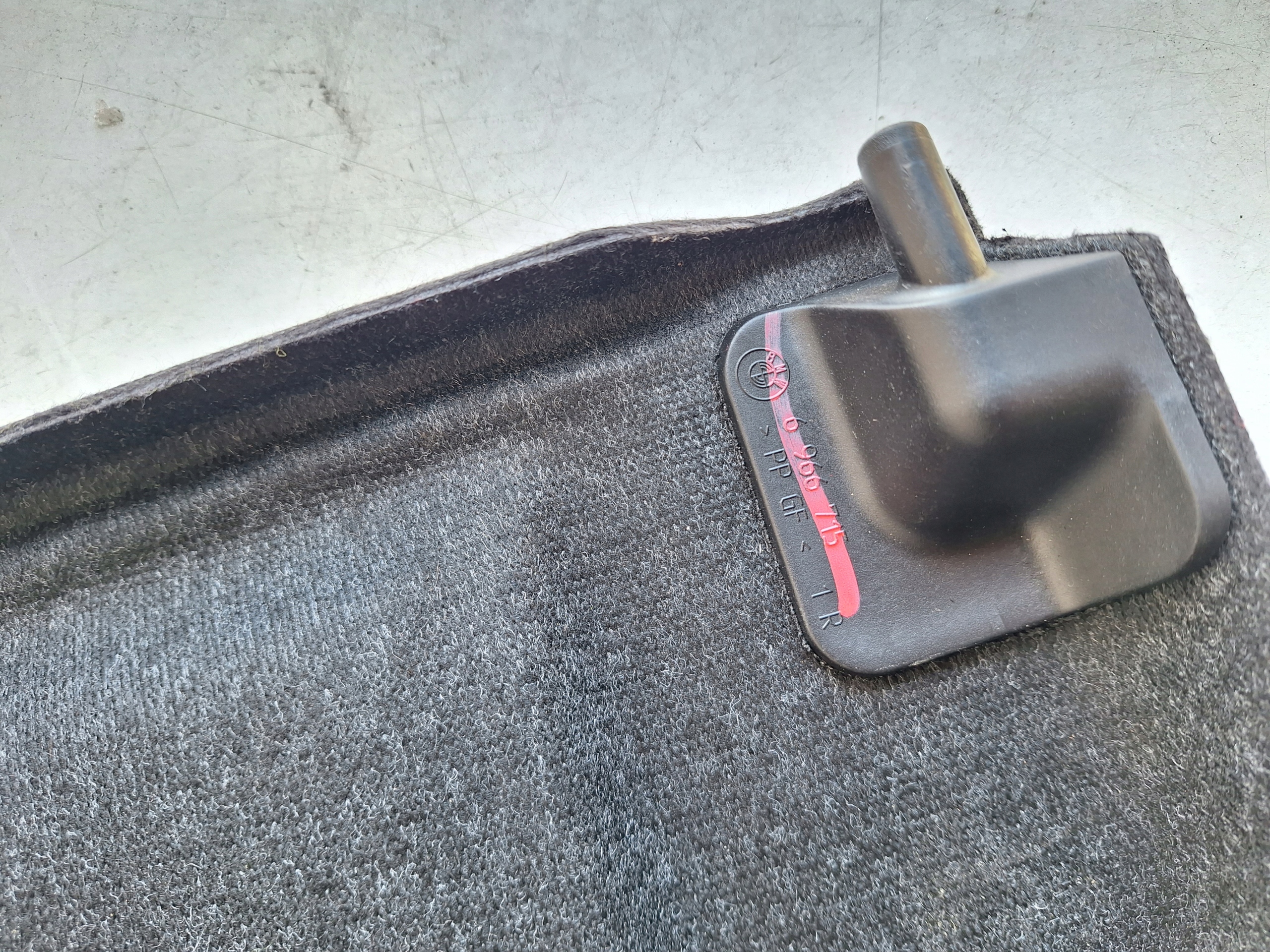 BMW and E87 04-12 rear plato