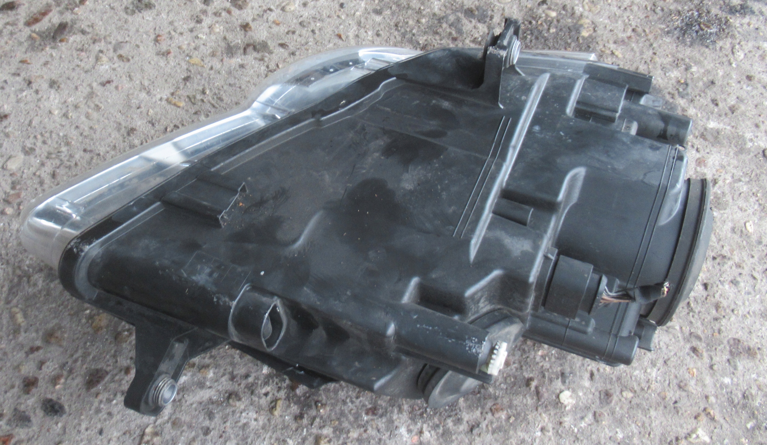 VW PASSAT B6 KOMBI 2.0 TDI 06R light left front 3C0941005Q