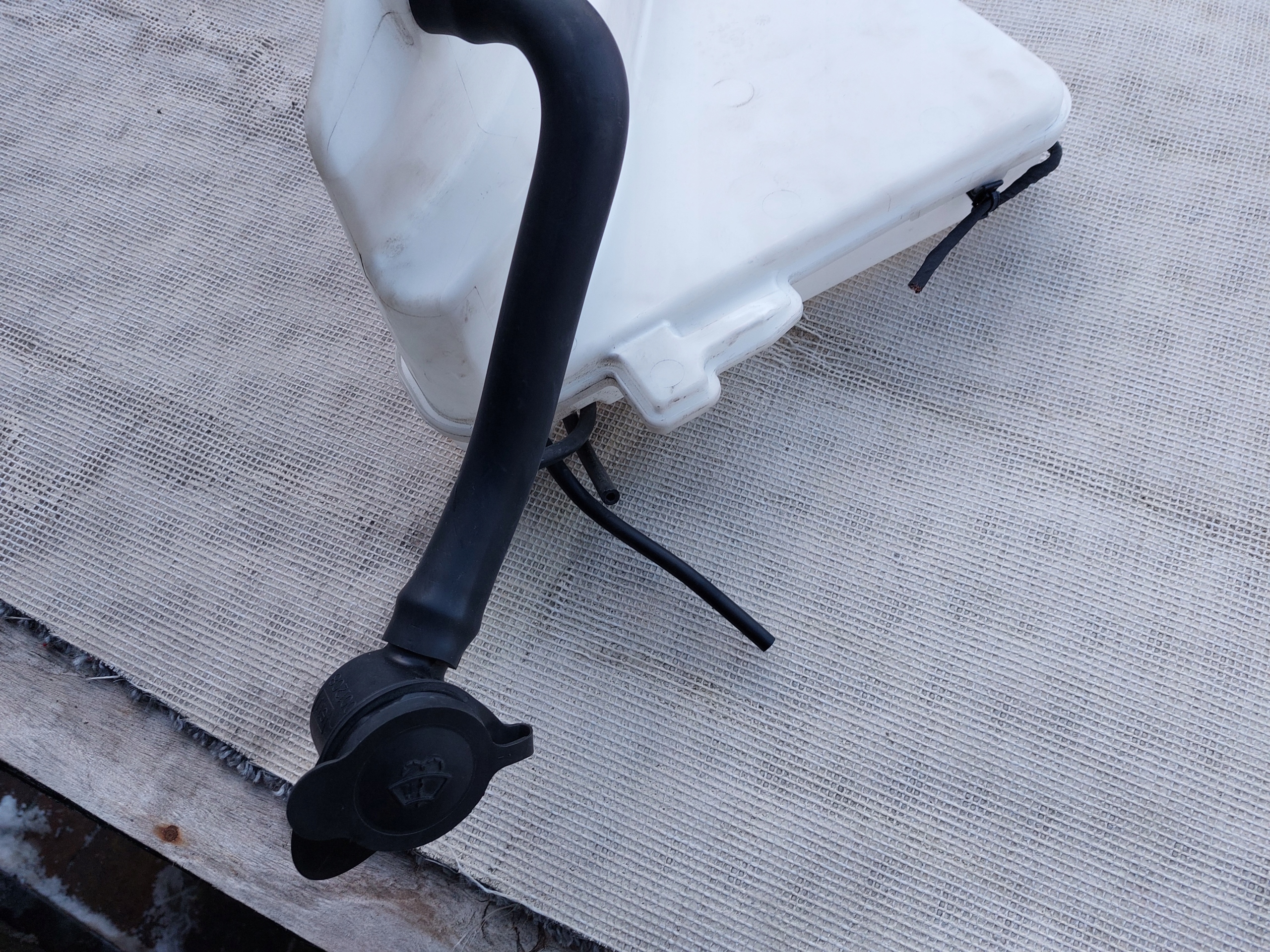 washer fluid tank BENTLEY MULSANNE 15r