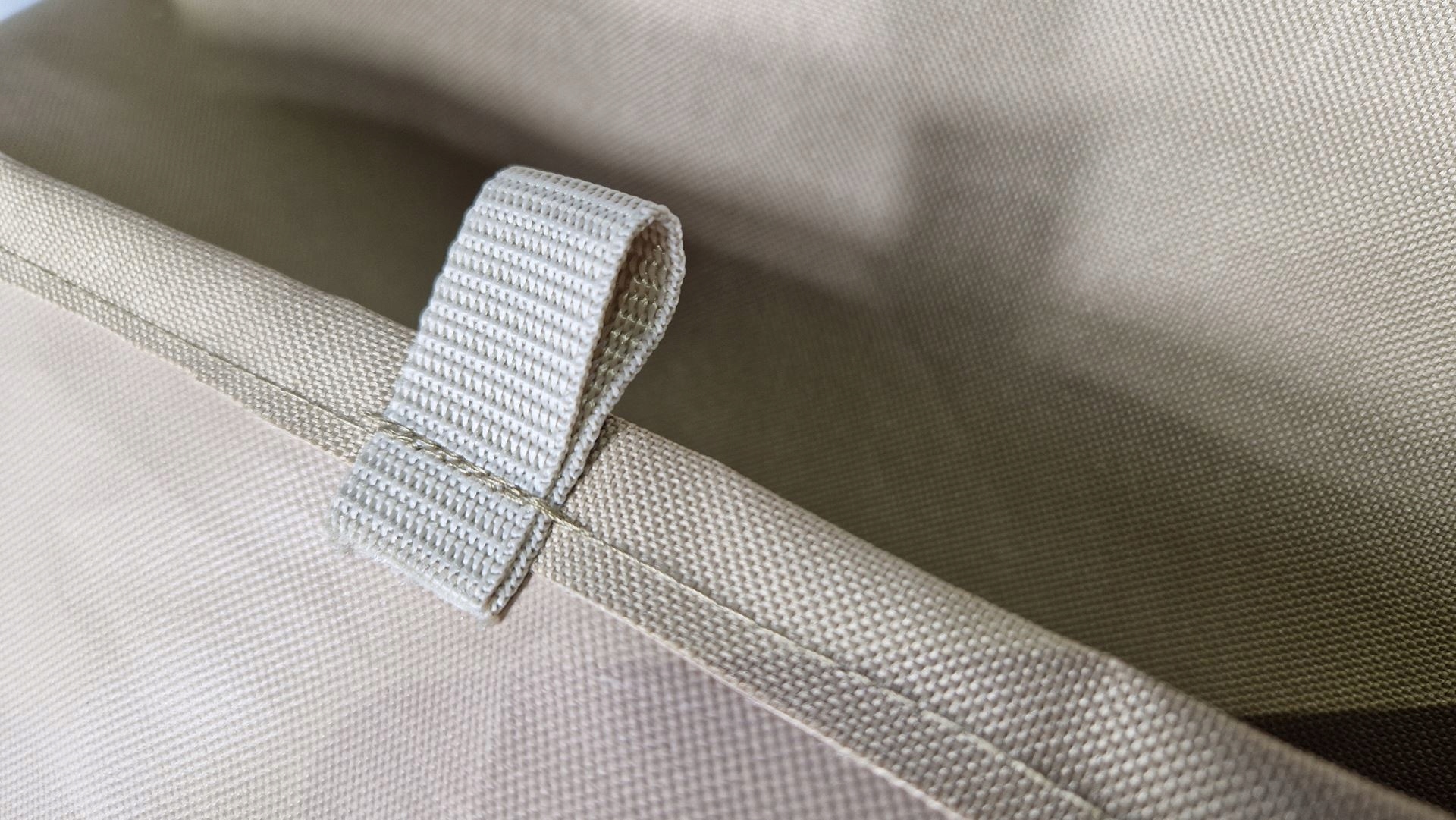 POKROWIEC NA MEBLE OGRODOWE STÓŁ 180x100x80 BEŻOWY Szerokość produktu 100 cm