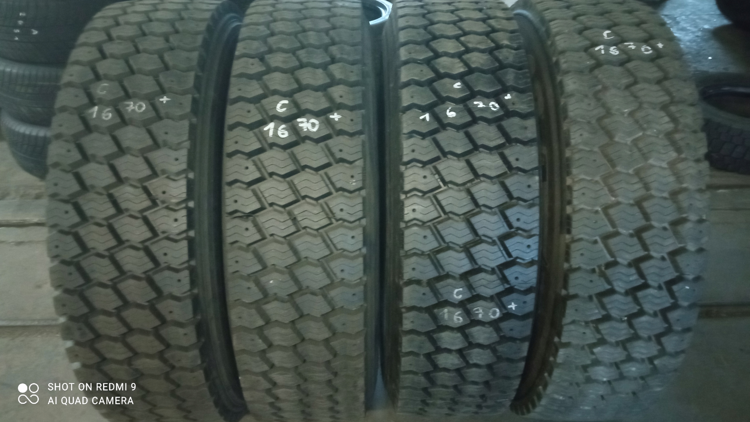 NAPĘDY BIEŻNIKOWANE 275/70R22.5
