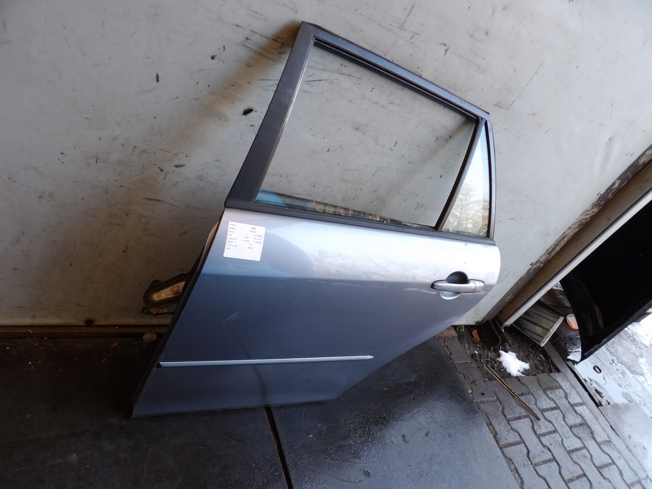 Mazda 6 and door rear. left kombi lift