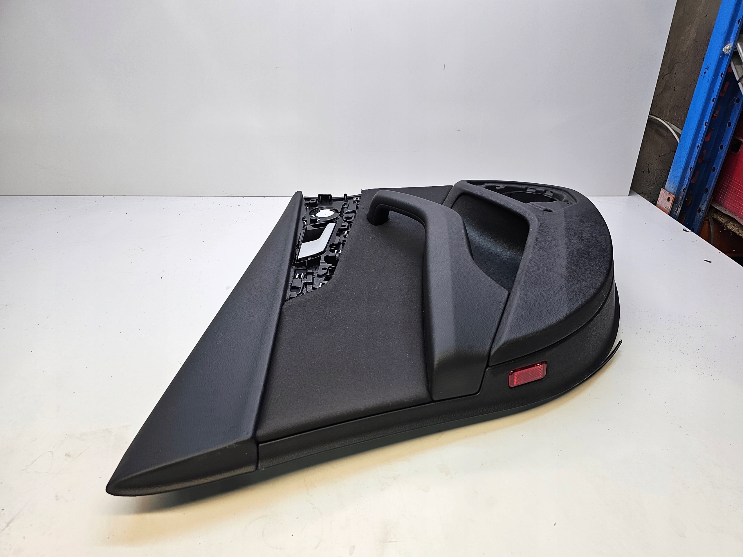 side door left rear part AUDI A4 B9 8W0867317