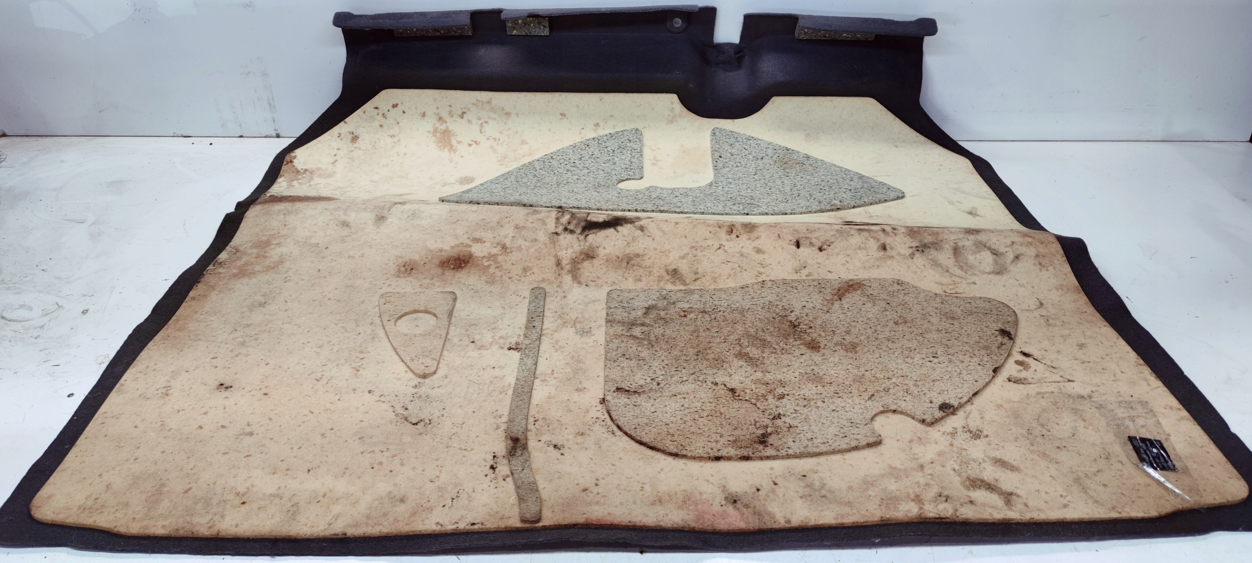 floor boot carpet AUDI Q3 8U 8U0863463 87A