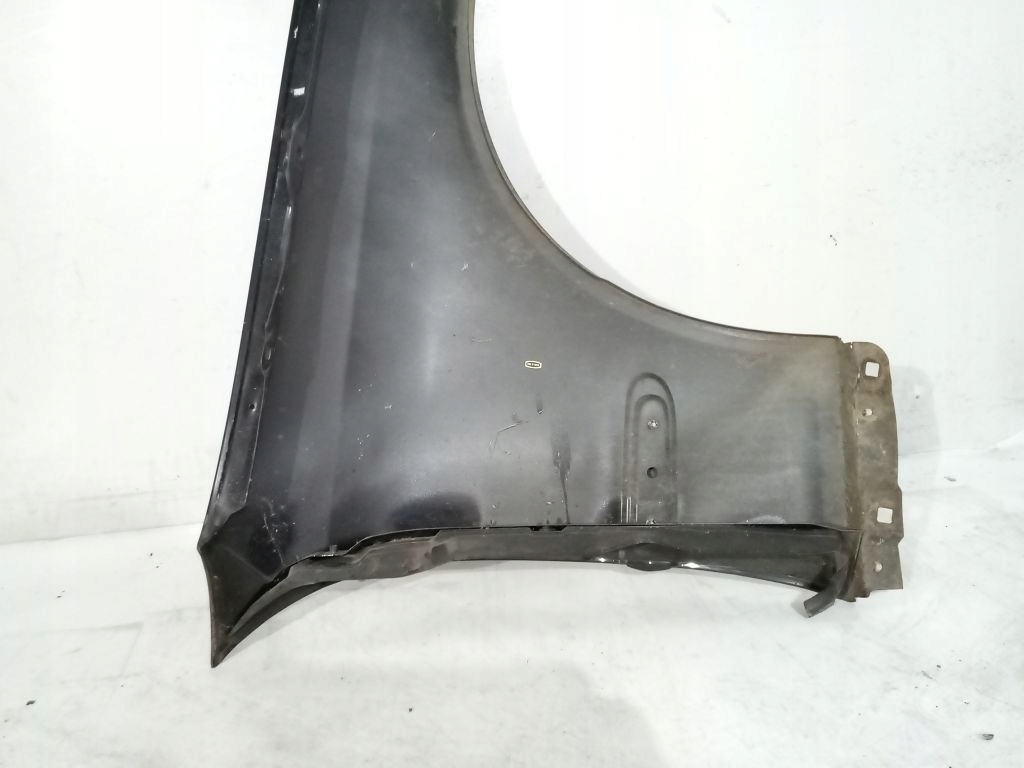 Mercedes C klasa W203 lift parafango sinistra C040