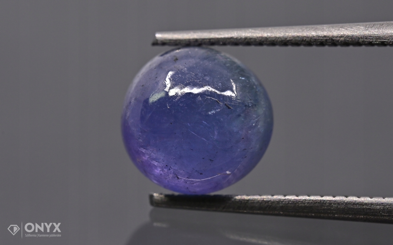 Tanzanit kabošon kulatý fi 7,6 mm