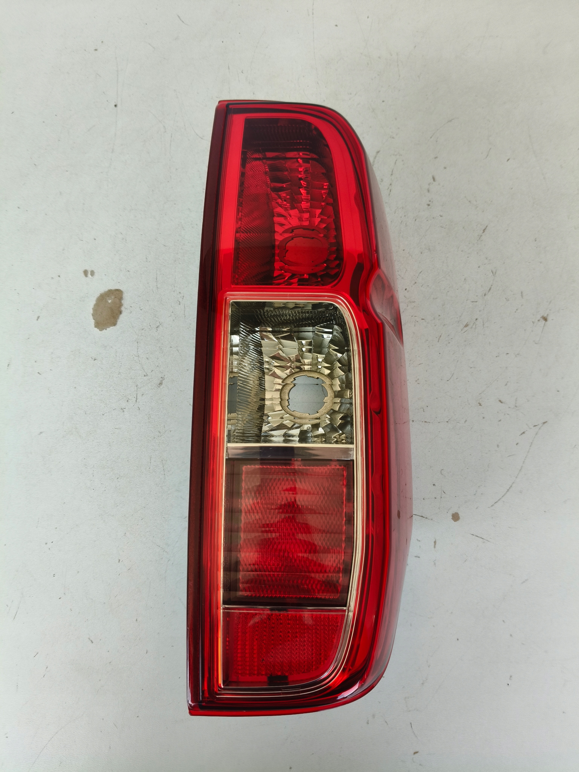 light right rear NISSAN NAVARA D23 16