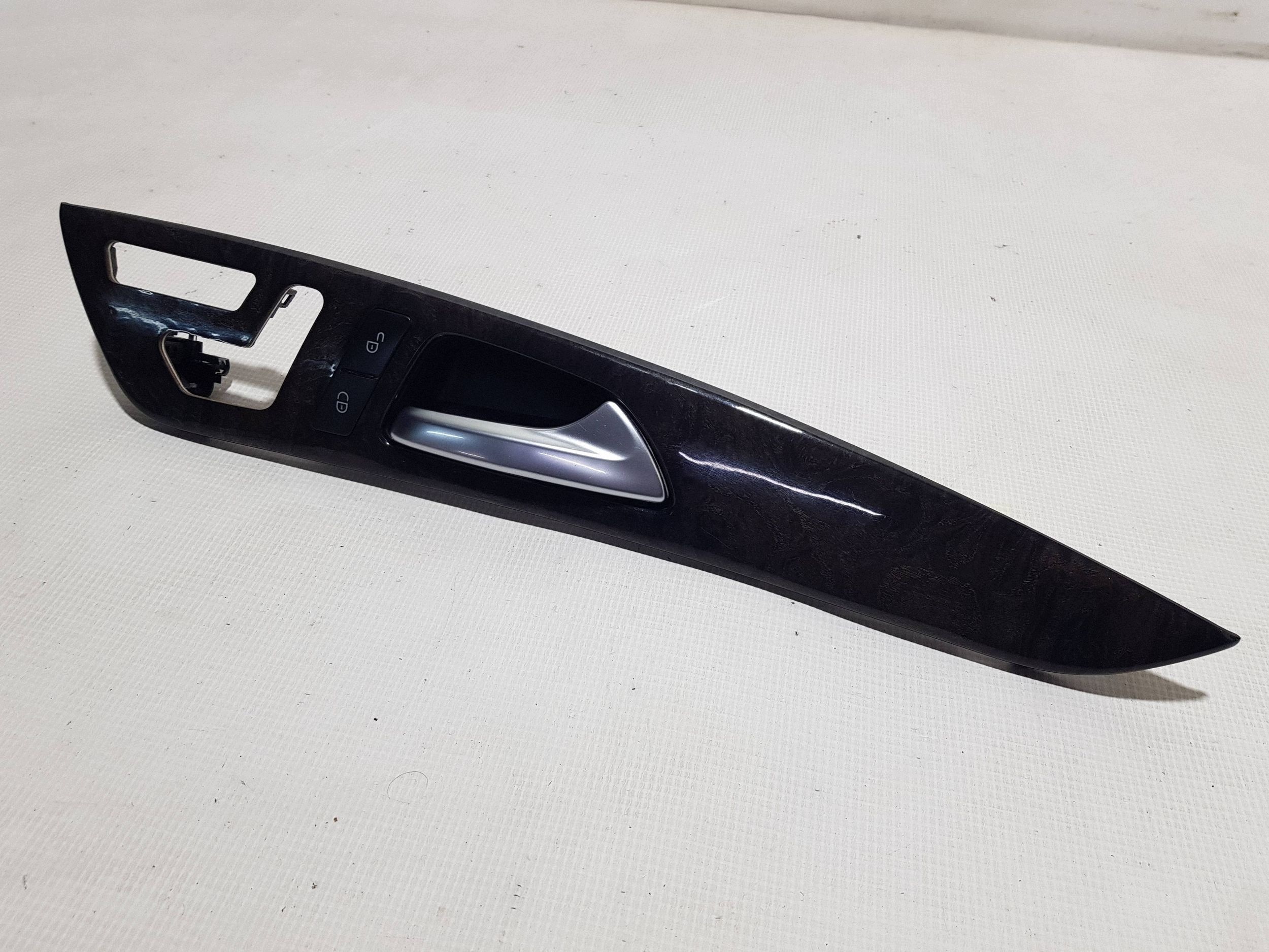 moulding dekor upholstery handle front right Mercedes CLS W218 A2187206080