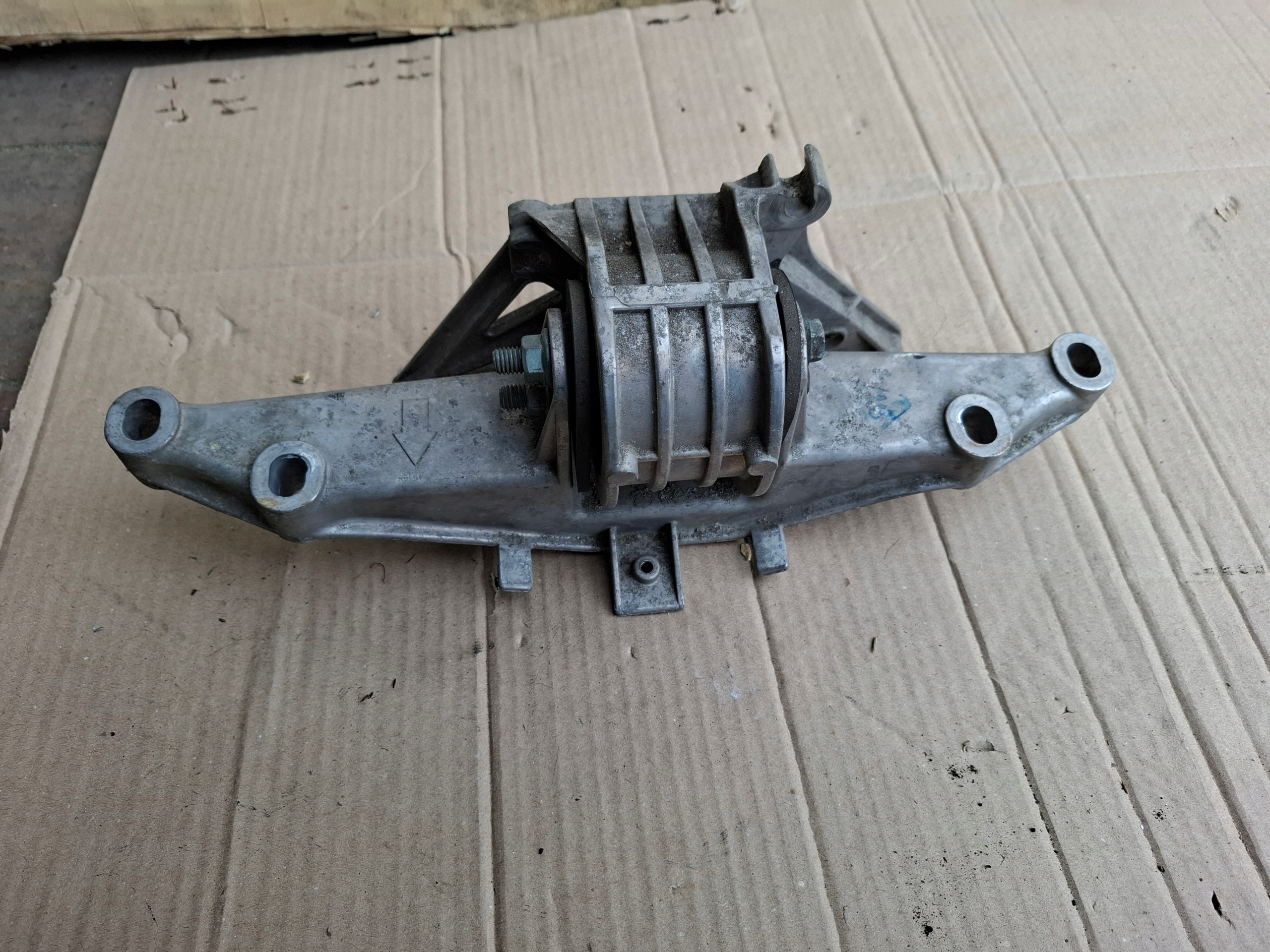 Porsche BOXSTER 986 98637512304 holder engine mount