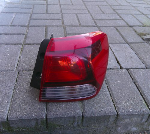 KIA RIO IV LEWA TYLNA LAMPA ORYGINAŁ