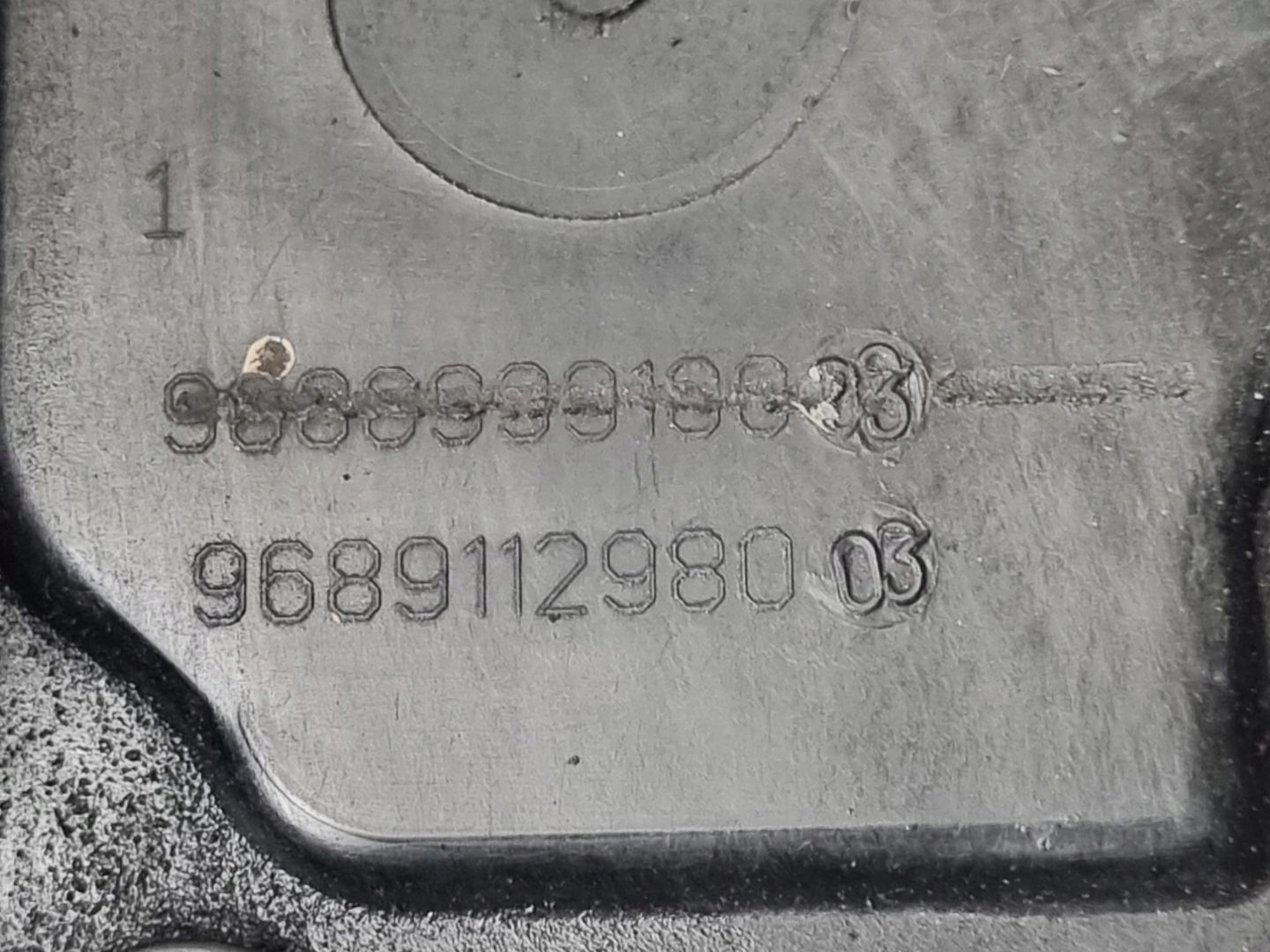Abdeckung der Ventile Ford Fiesta 6 2010 9689112980