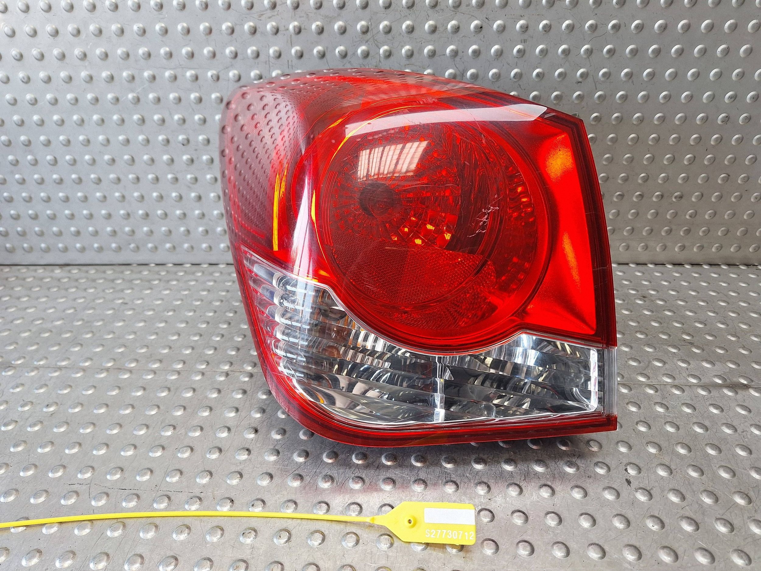 light rear part left CHEVROLET CRUZE 09-12 sedan EU