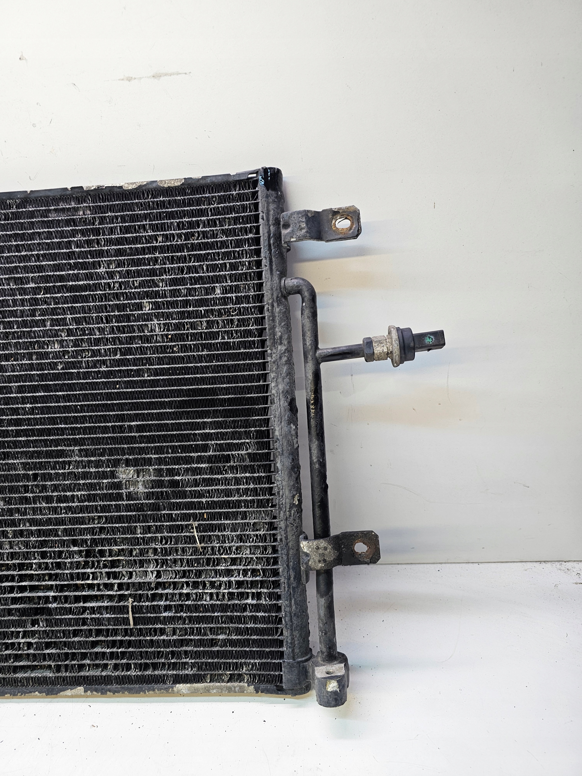 radiateur climatisation AUDI A4 B7 8E0260401T