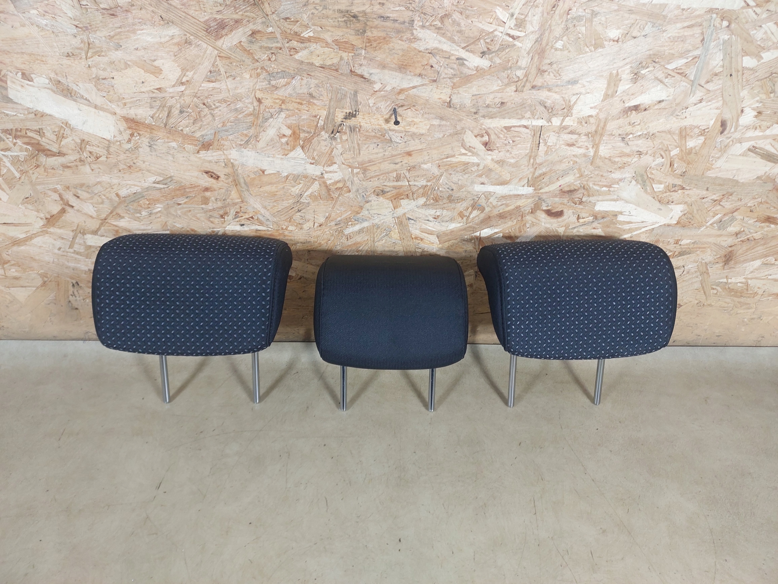 HYUNDAI I30 I ZAGŁÓWKI TYŁ