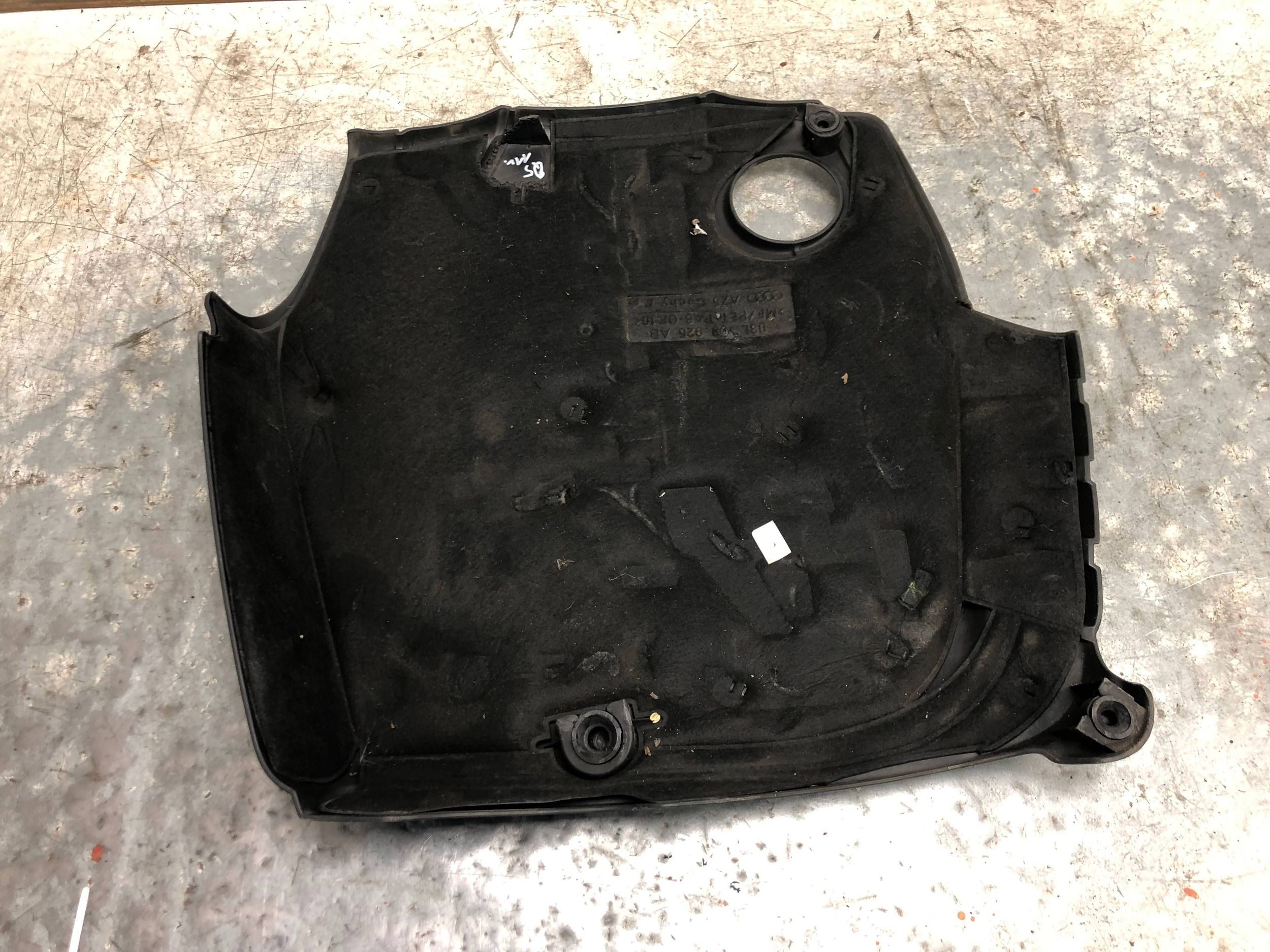 Abdeckung Blende Abdeckung DES MOTORS AUDI Q5 03L103925AB