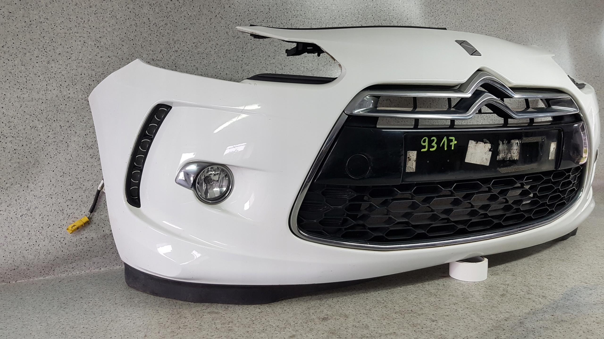 CITROEN DS3 DS 3 2010 - bumper front 9317