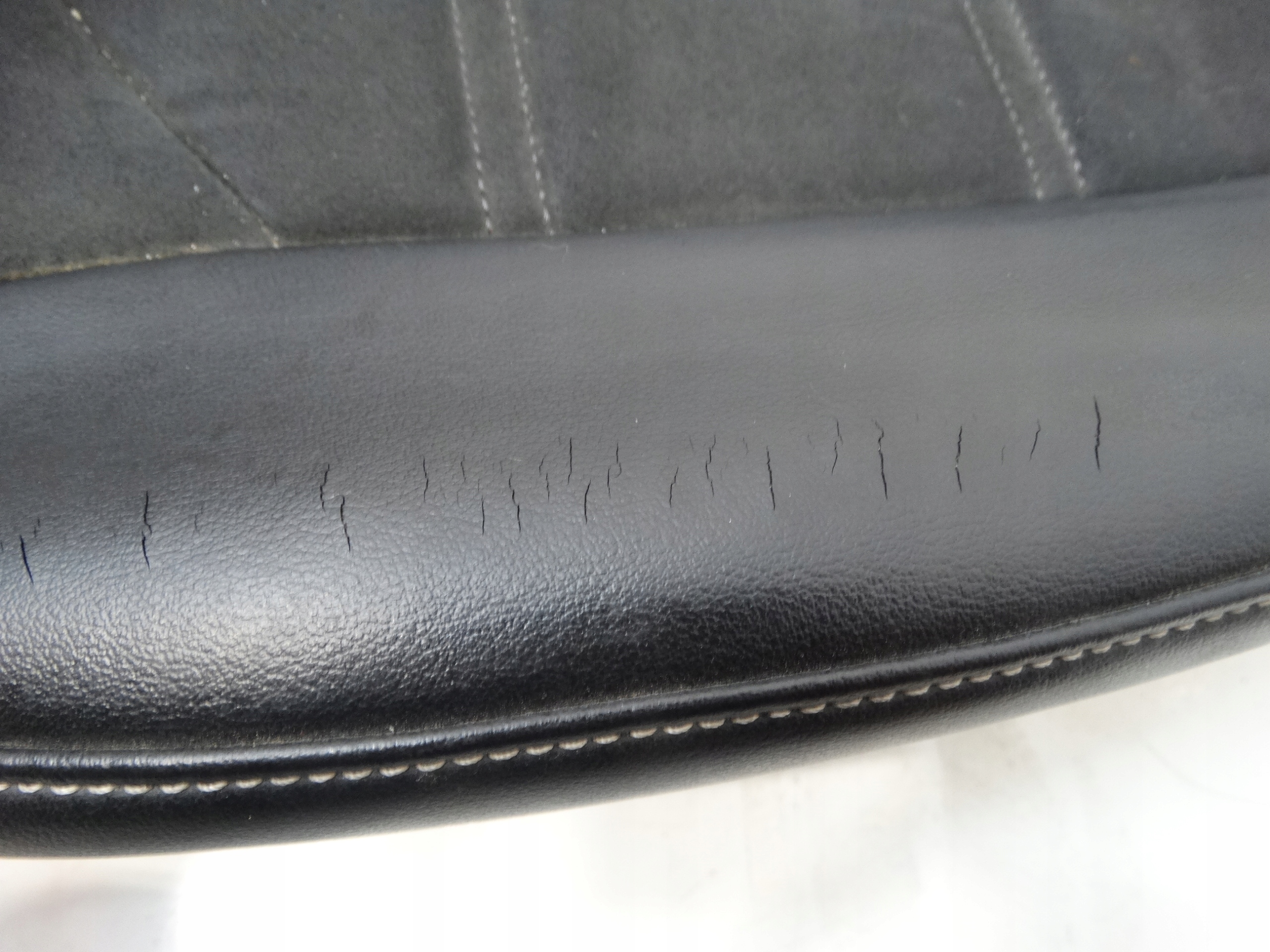 seat base seat driver´s left front SEAT ATECA 575881375D