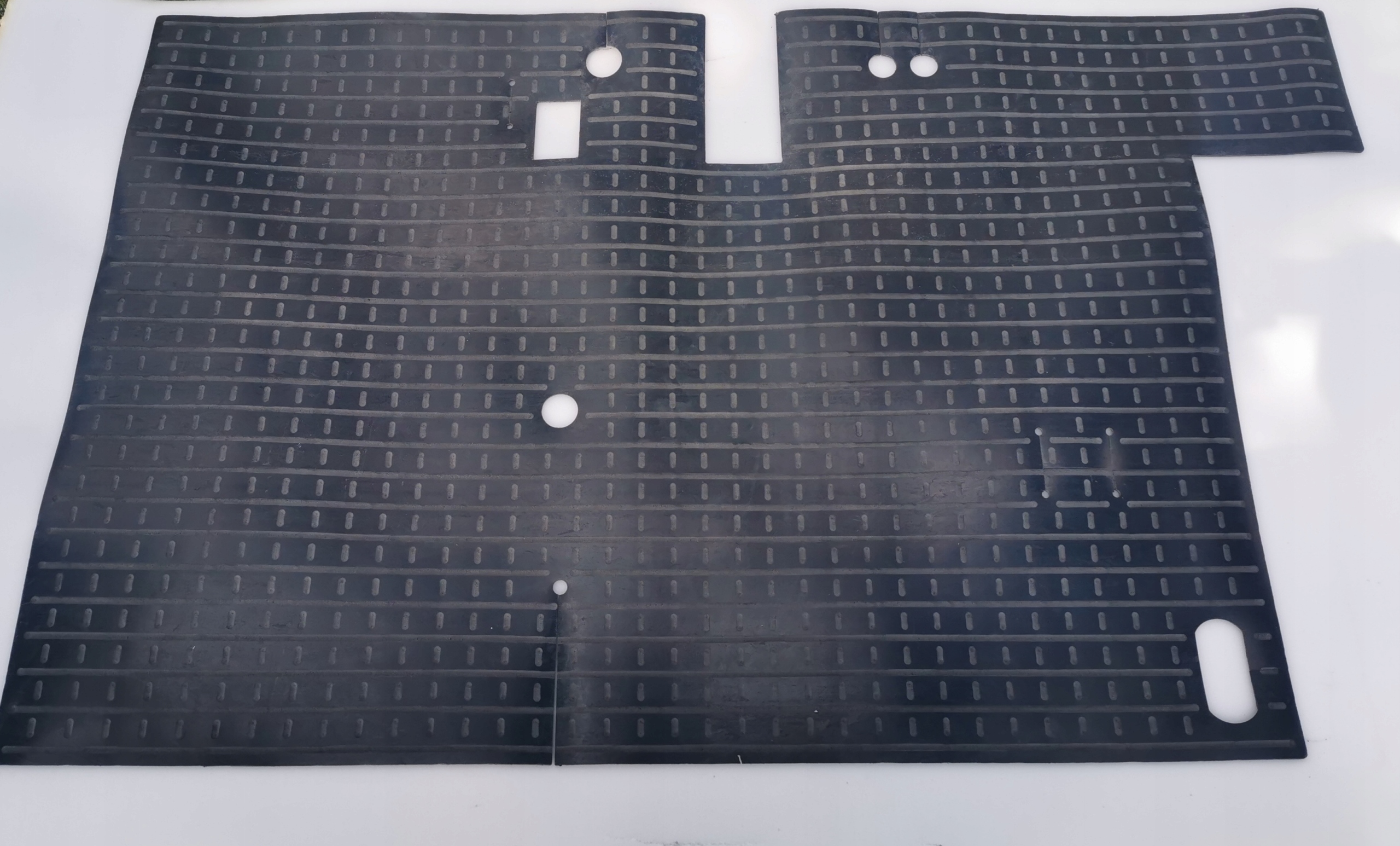 Dywanik wykładzina wycieraczka guma kabiny Bizon Rekord 058/1