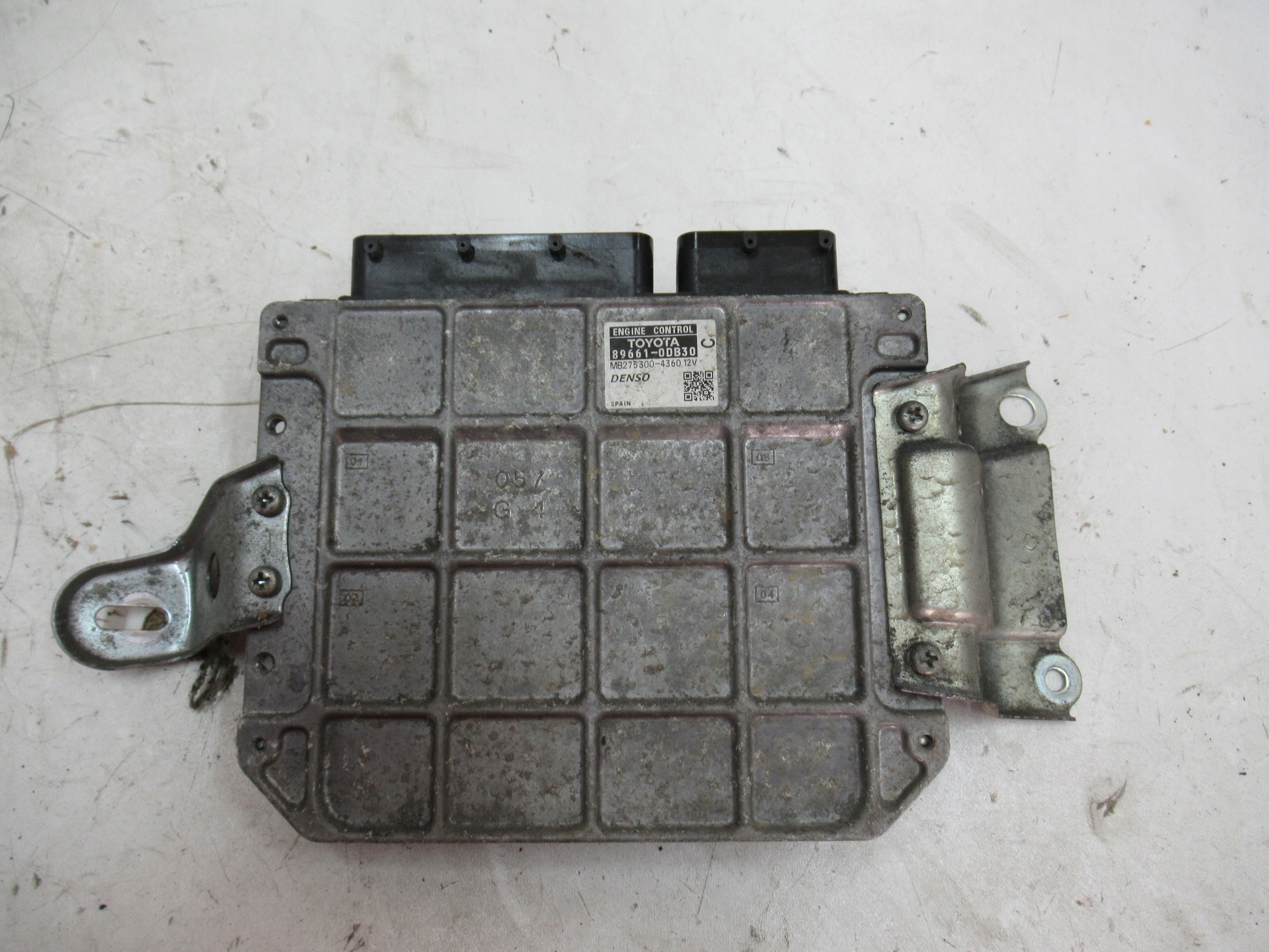 COMPUTER BEDIENTEIL 89661-0DB30 YARIS II 1.33